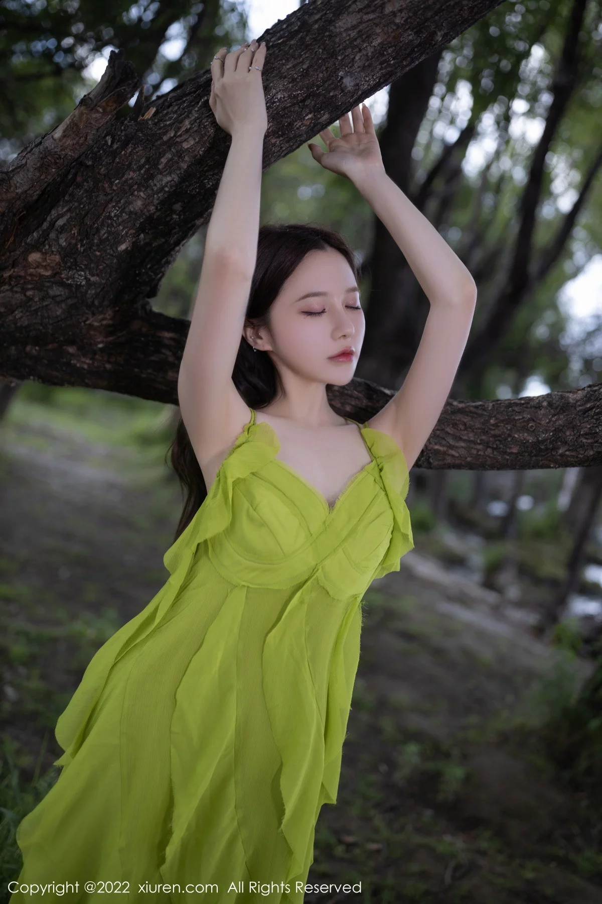 [[XiuRen秀人网]秀人网]No.5979_模特鱼子酱Fish四季拍摄主题性感吊裙系列秀完美身材诱惑写真73P