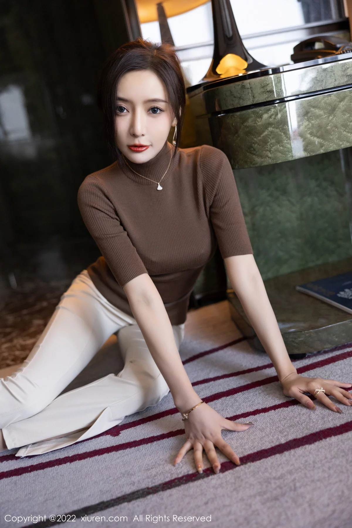 [[XiuRen秀人网]秀人网]No.5978_女神王馨瑶yanni私房半脱露性感蓝色内衣配超薄无内肉丝诱惑写真81P