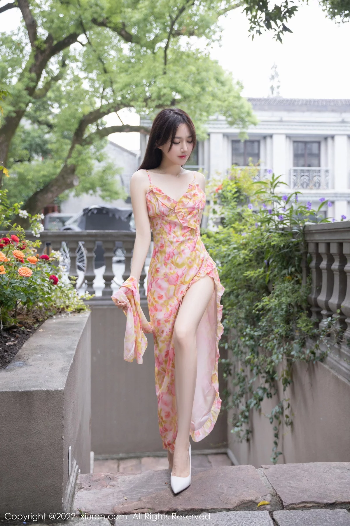 [[XiuRen秀人网]秀人网]No.5979_模特鱼子酱Fish四季拍摄主题性感吊裙系列秀完美身材诱惑写真73P