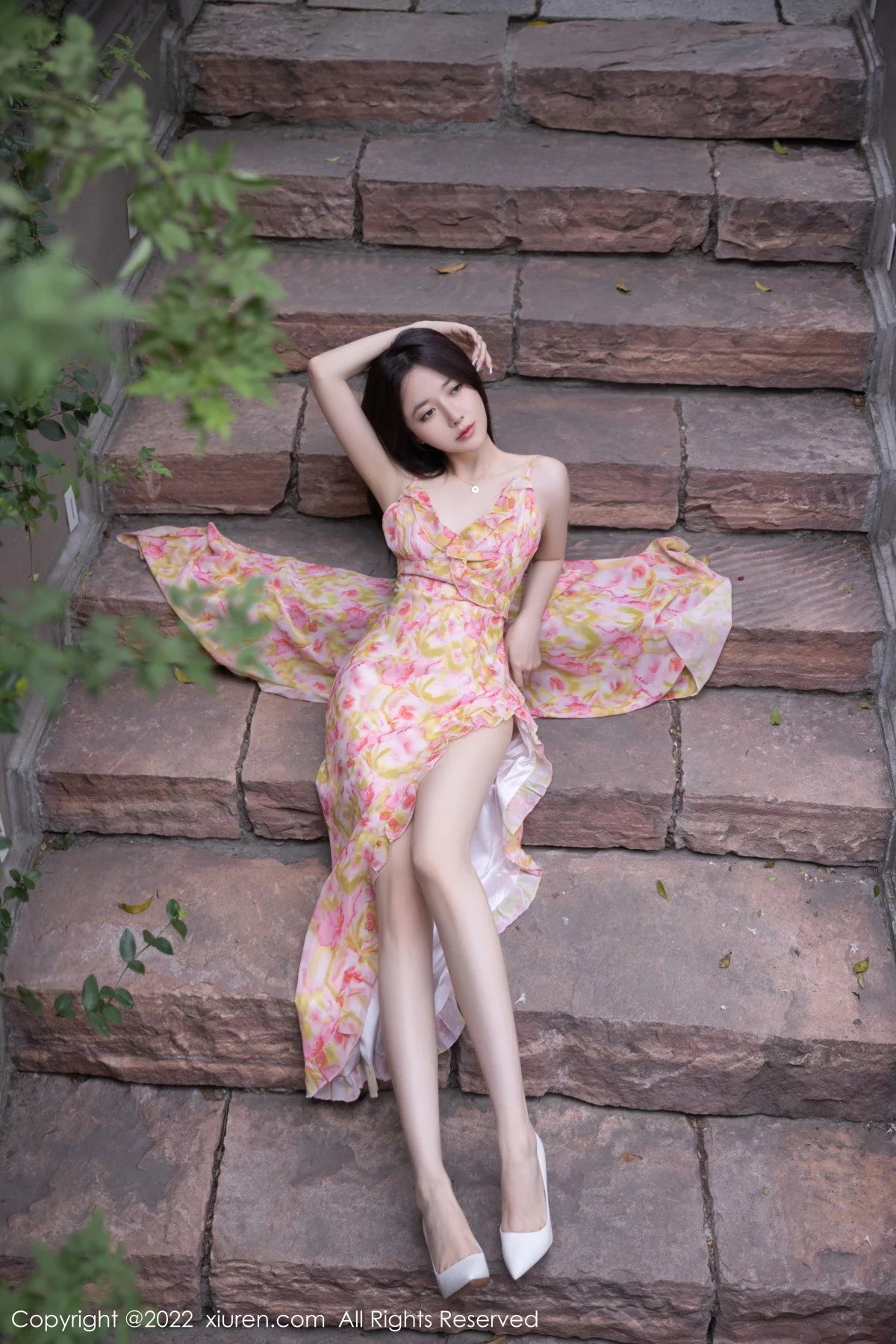 [[XiuRen秀人网]秀人网]No.5979_模特鱼子酱Fish四季拍摄主题性感吊裙系列秀完美身材诱惑写真73P