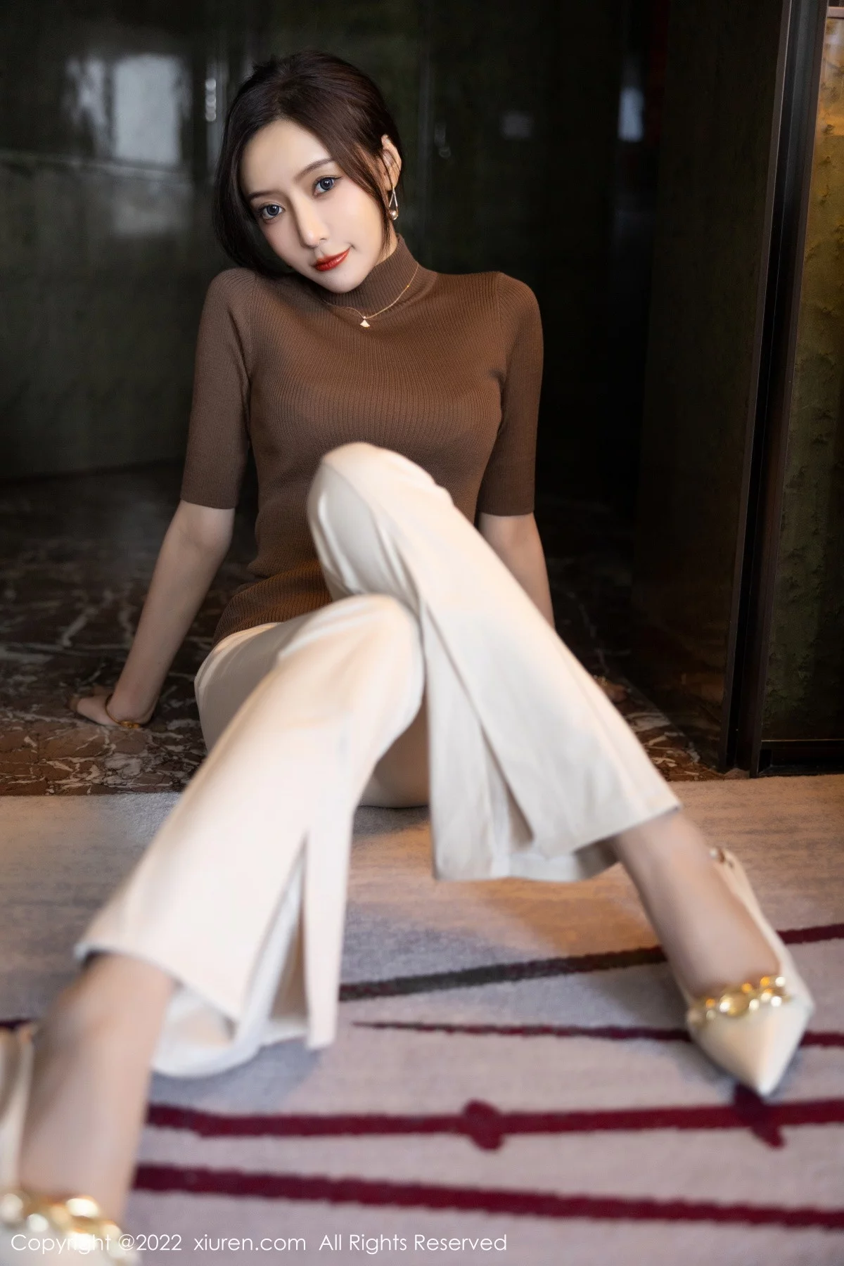 [[XiuRen秀人网]秀人网]No.5978_女神王馨瑶yanni私房半脱露性感蓝色内衣配超薄无内肉丝诱惑写真81P