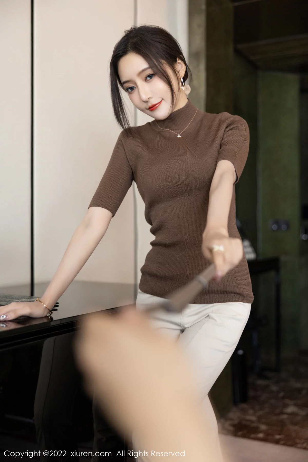 [[XiuRen秀人网]秀人网]No.5978_女神王馨瑶yanni私房半脱露性感蓝色内衣配超薄无内肉丝诱惑写真81P