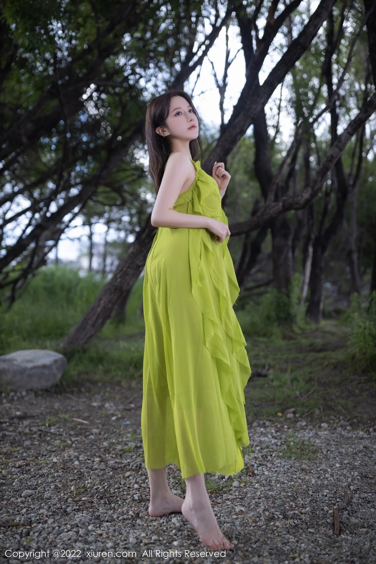 [[XiuRen秀人网]秀人网]No.5979_模特鱼子酱Fish四季拍摄主题性感吊裙系列秀完美身材诱惑写真73P