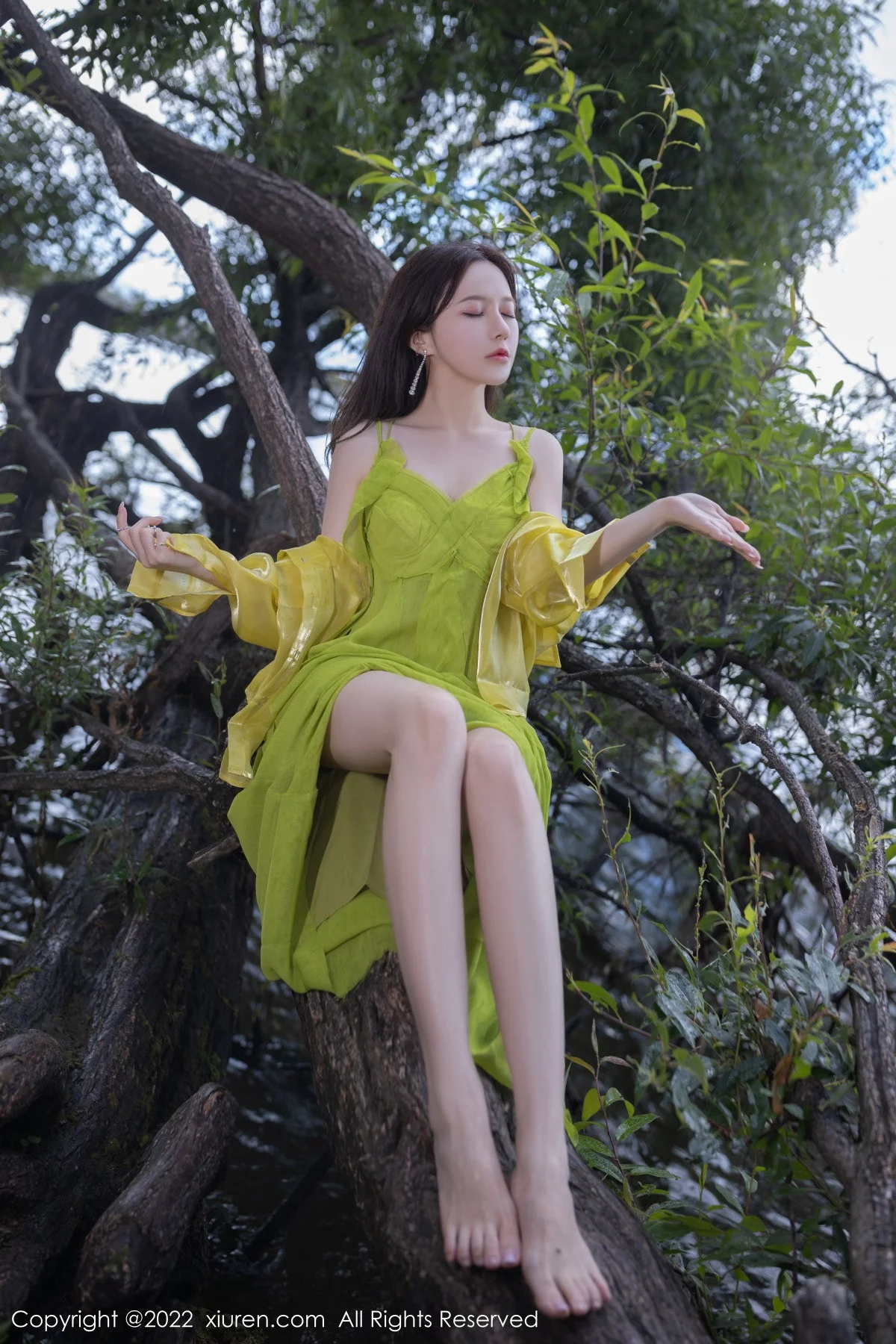 [[XiuRen秀人网]秀人网]No.5979_模特鱼子酱Fish四季拍摄主题性感吊裙系列秀完美身材诱惑写真73P