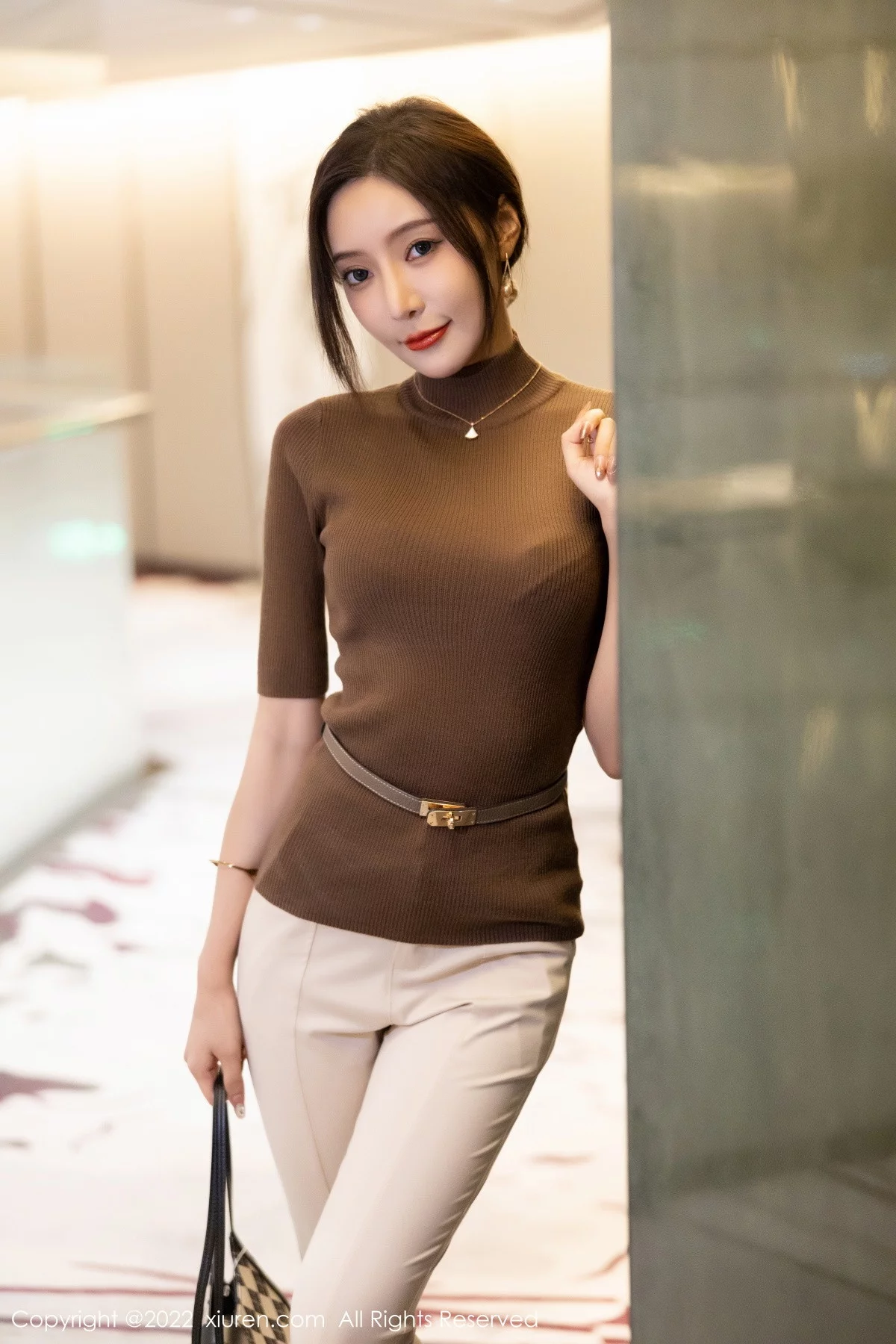 [[XiuRen秀人网]秀人网]No.5978_女神王馨瑶yanni私房半脱露性感蓝色内衣配超薄无内肉丝诱惑写真81P