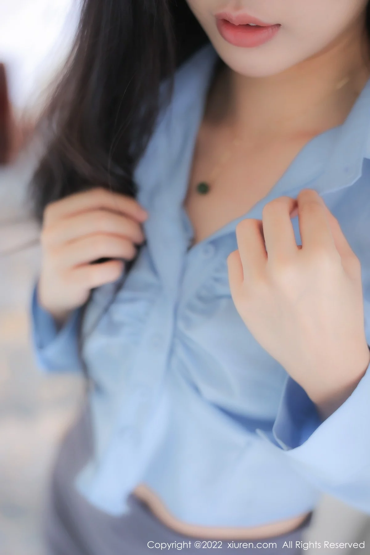 [[XiuRen秀人网]秀人网]No.5982_新人浅浅Danny淡蓝T恤配灰色短裙露蕾丝内衣超薄黑丝诱惑写真88P