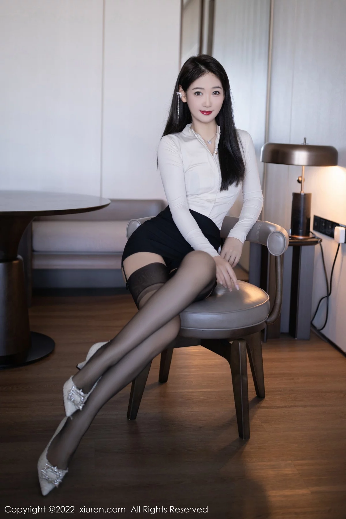 [[XiuRen秀人网]秀人网]No.5986_模特唐安琪白色上衣配黑短裙半脱露薄纱内衣黑丝吊袜诱惑写真79P