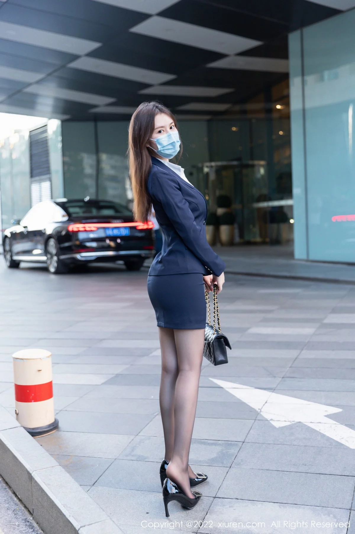 [[XiuRen秀人网]秀人网]No.5993_模特吴雪瑶脱OL制服露白色蕾丝内衣配无内黑丝秀翘臀诱惑写真60P