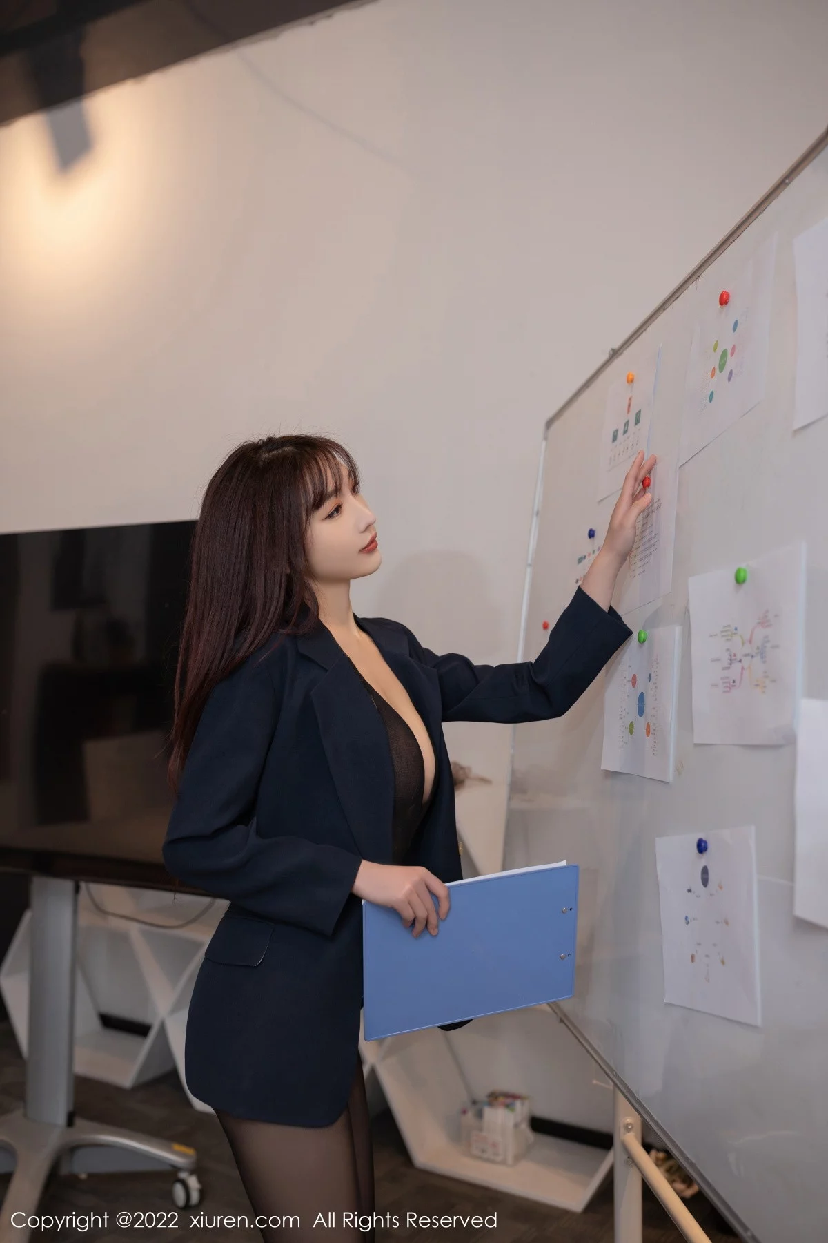 [[XiuRen秀人网]秀人网]No.6006_模特陆萱萱职员角色扮演黑色轻透薄纱连体袜秀惹火身材诱惑写真75P