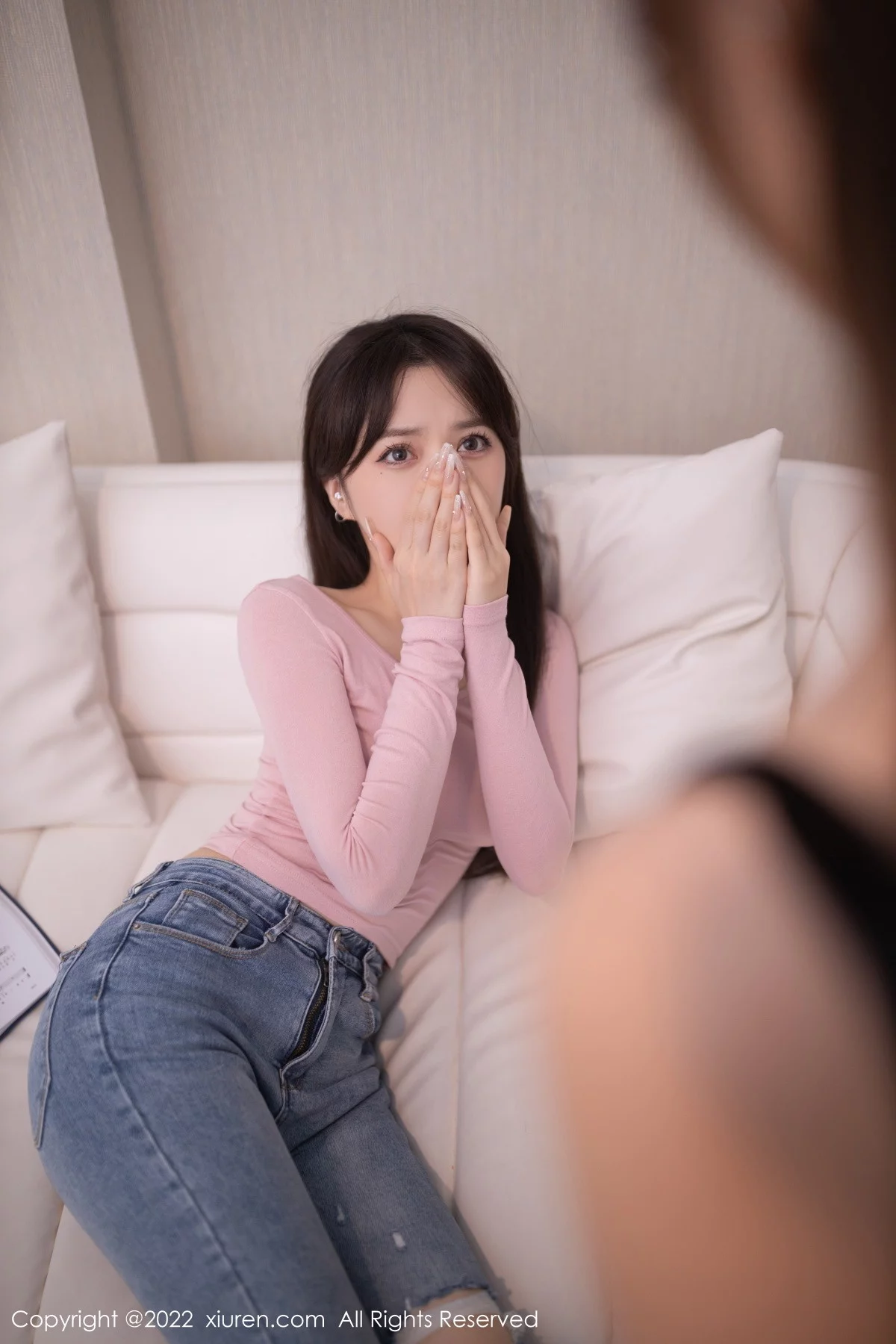 [[XiuRen秀人网]秀人网]No.6011_模特鱼子酱Fish粉色收身上衣配牛仔裤半脱秀曼妙身姿诱惑写真84P