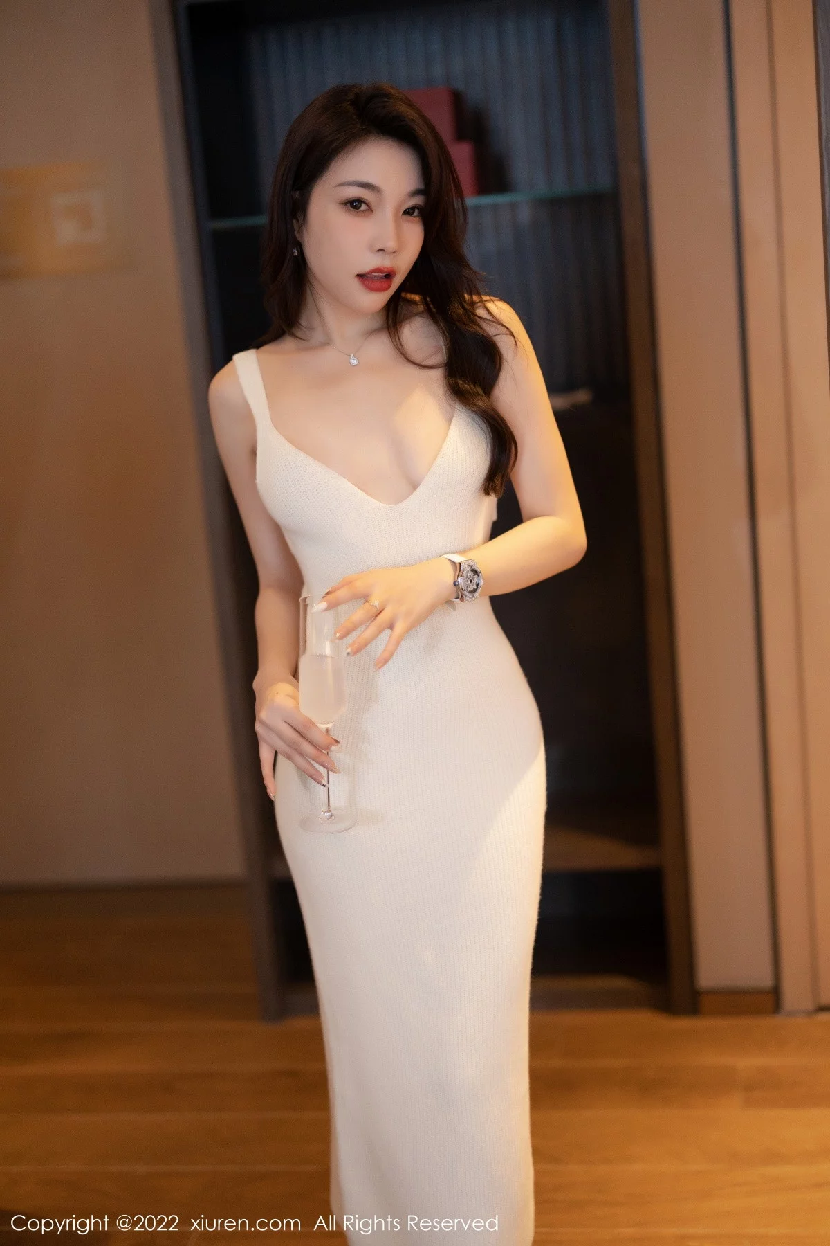 [[XiuRen秀人网]秀人网]No.6010_女神徐莉芝Booty脱性感白色套装露超薄无内肉丝秀翘臀诱惑写真82P