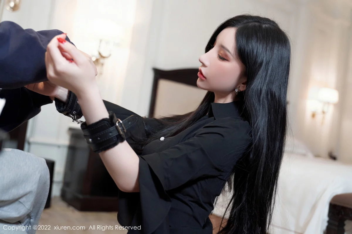 [[XiuRen秀人网]秀人网]No.6012_女神周于希Sally脱职业装露黑色内衣秀完美身材迷人诱惑写真94P