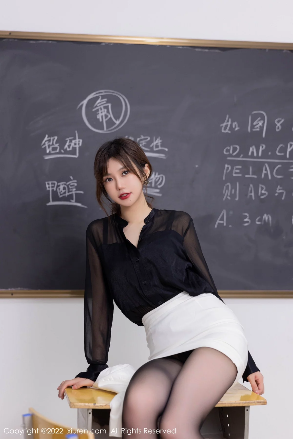 [[XiuRen秀人网]秀人网]No.6008_女神绮里嘉ula教室角色扮演半脱白色制服露蕾丝边内衣诱惑写真87P