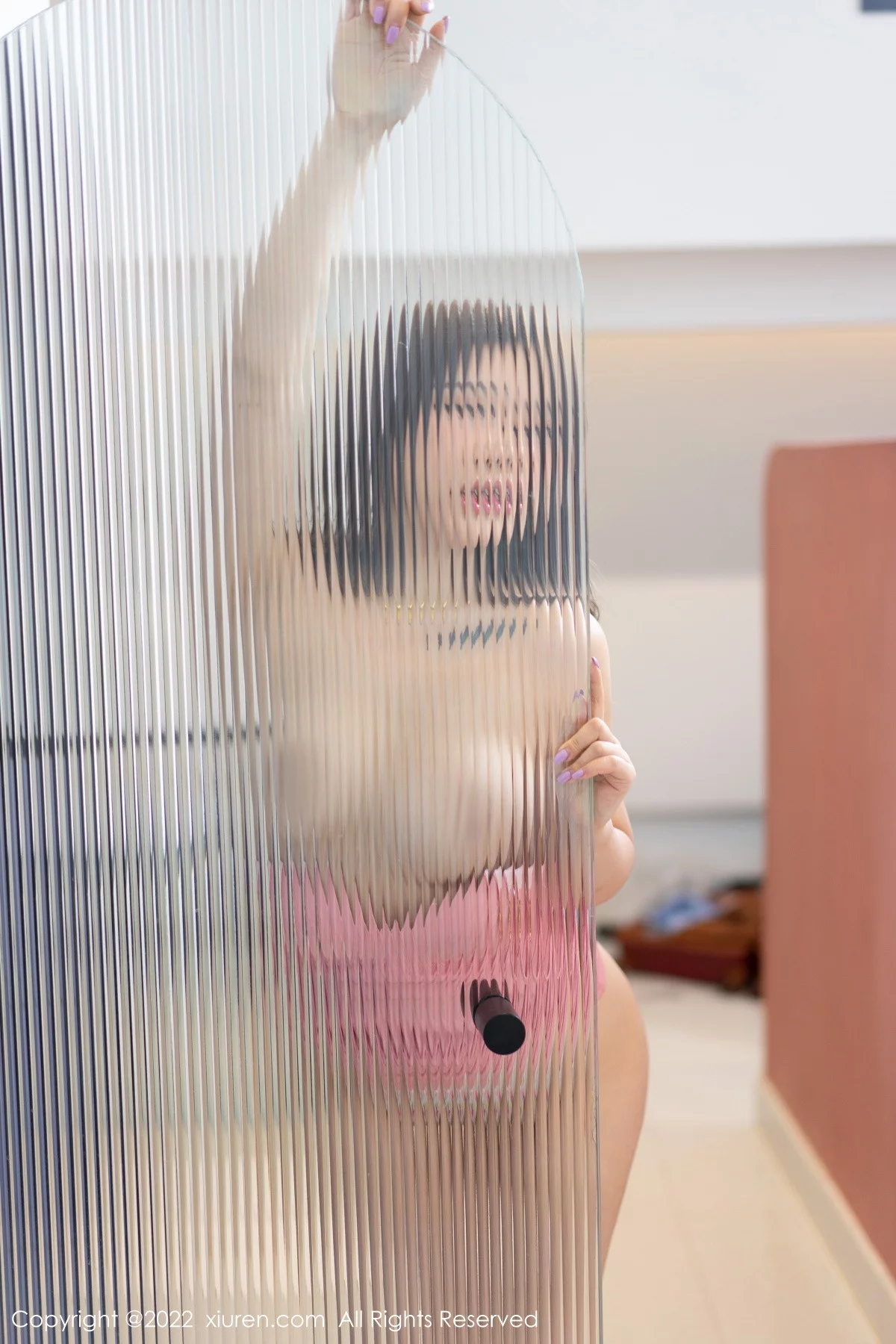 [[XiuRen秀人网]秀人网]No.5894_模特小海臀Rena性感粉色皮质吊带短裙半脱秀豪乳翘臀诱惑写真70P