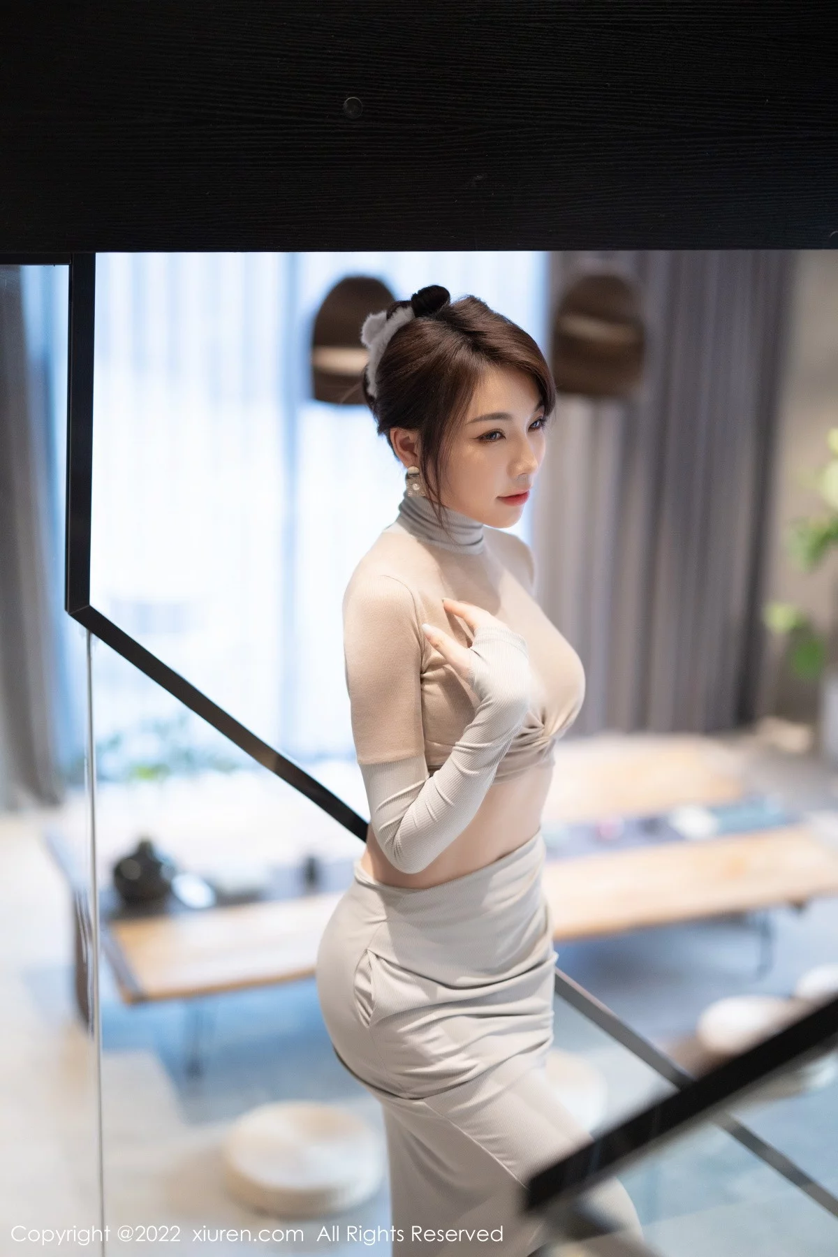 [[XiuRen秀人网]秀人网]No.5895_女神徐莉芝Booty性感浅色上衣配长裙露超薄黑丝迷人诱惑写真91P