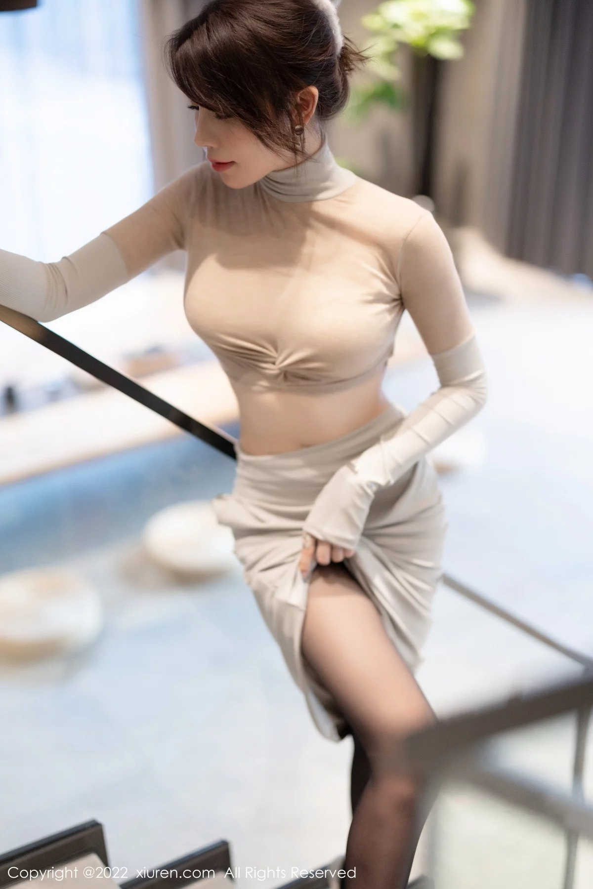 [[XiuRen秀人网]秀人网]No.5895_女神徐莉芝Booty性感浅色上衣配长裙露超薄黑丝迷人诱惑写真91P