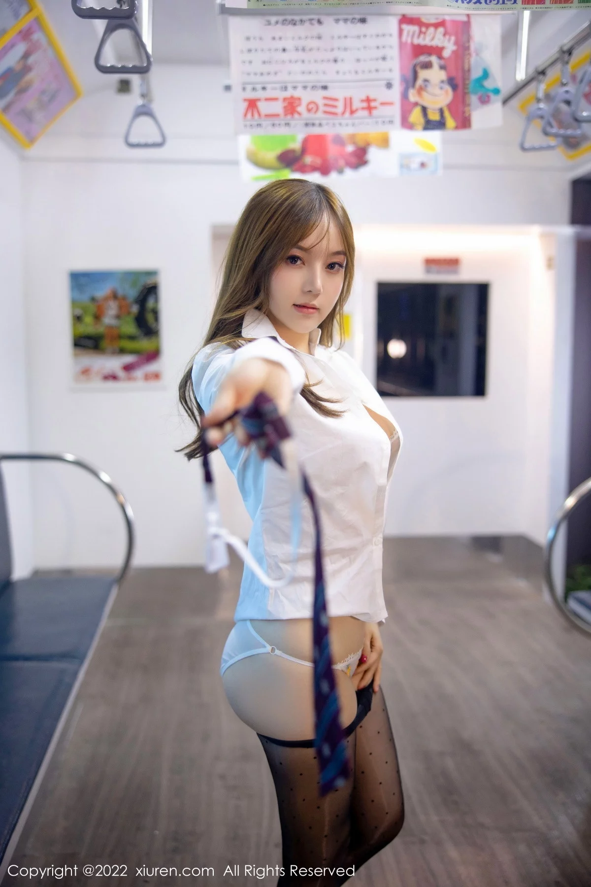 [[XiuRen秀人网]秀人网]No.5899_模特豆瓣酱电车场景性感白T露浅色内衣配超薄黑丝丰满诱惑写真89P