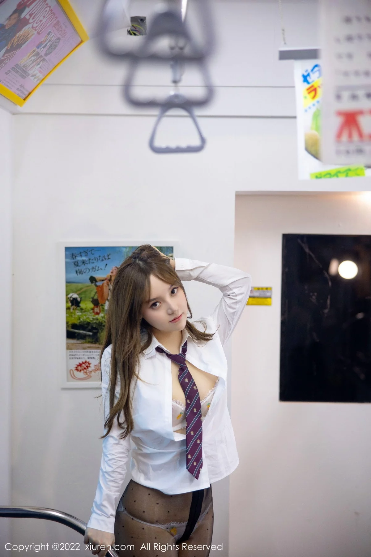 [[XiuRen秀人网]秀人网]No.5899_模特豆瓣酱电车场景性感白T露浅色内衣配超薄黑丝丰满诱惑写真89P