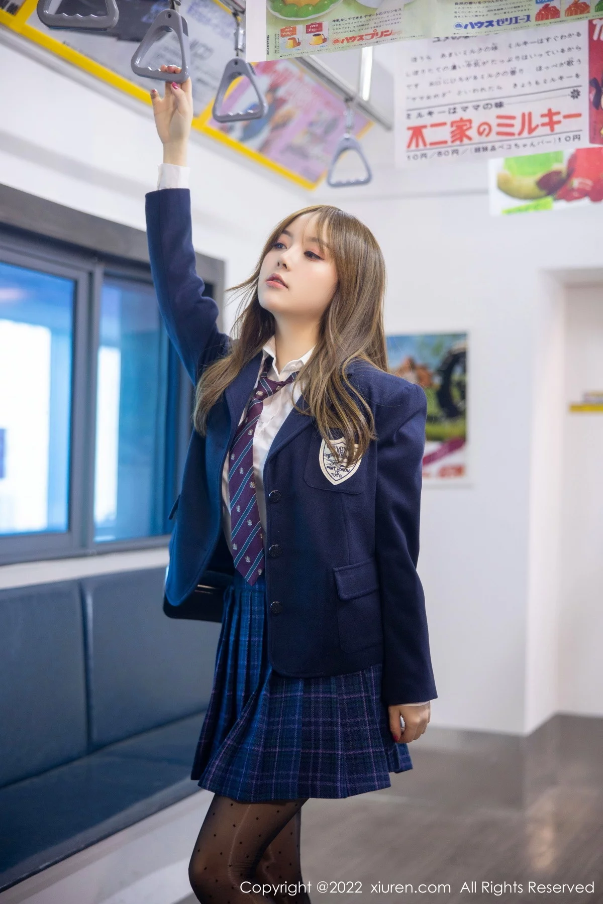 [[XiuRen秀人网]秀人网]No.5899_模特豆瓣酱电车场景性感白T露浅色内衣配超薄黑丝丰满诱惑写真89P