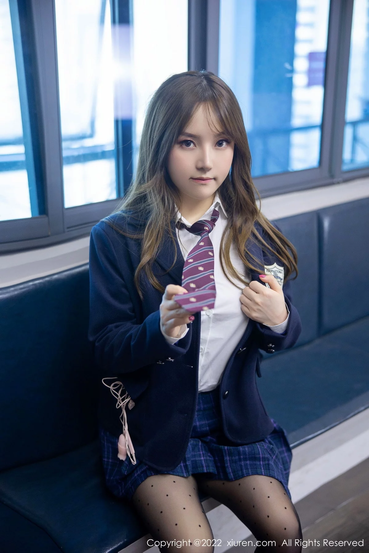 [[XiuRen秀人网]秀人网]No.5899_模特豆瓣酱电车场景性感白T露浅色内衣配超薄黑丝丰满诱惑写真89P