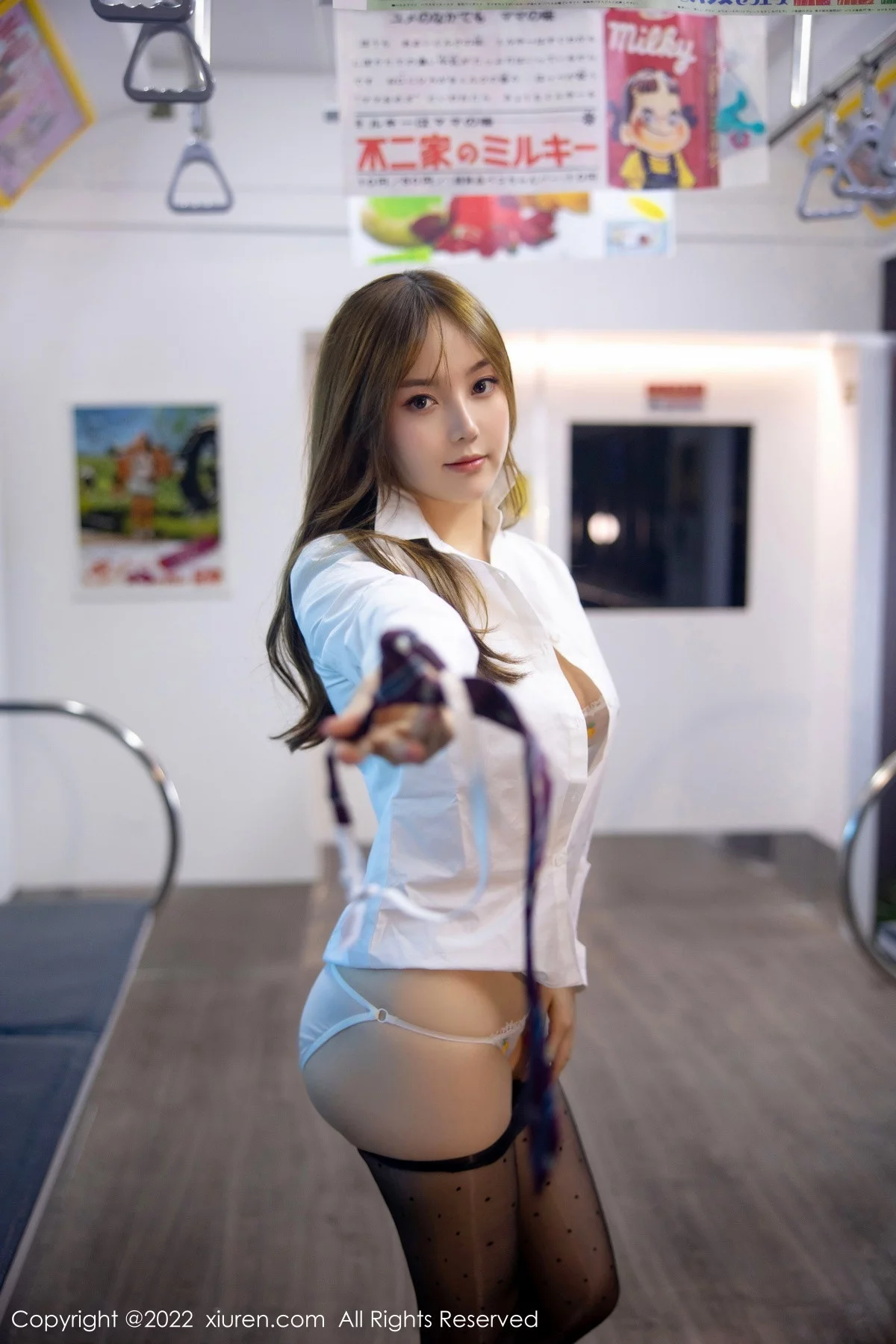 [[XiuRen秀人网]秀人网]No.5899_模特豆瓣酱电车场景性感白T露浅色内衣配超薄黑丝丰满诱惑写真89P