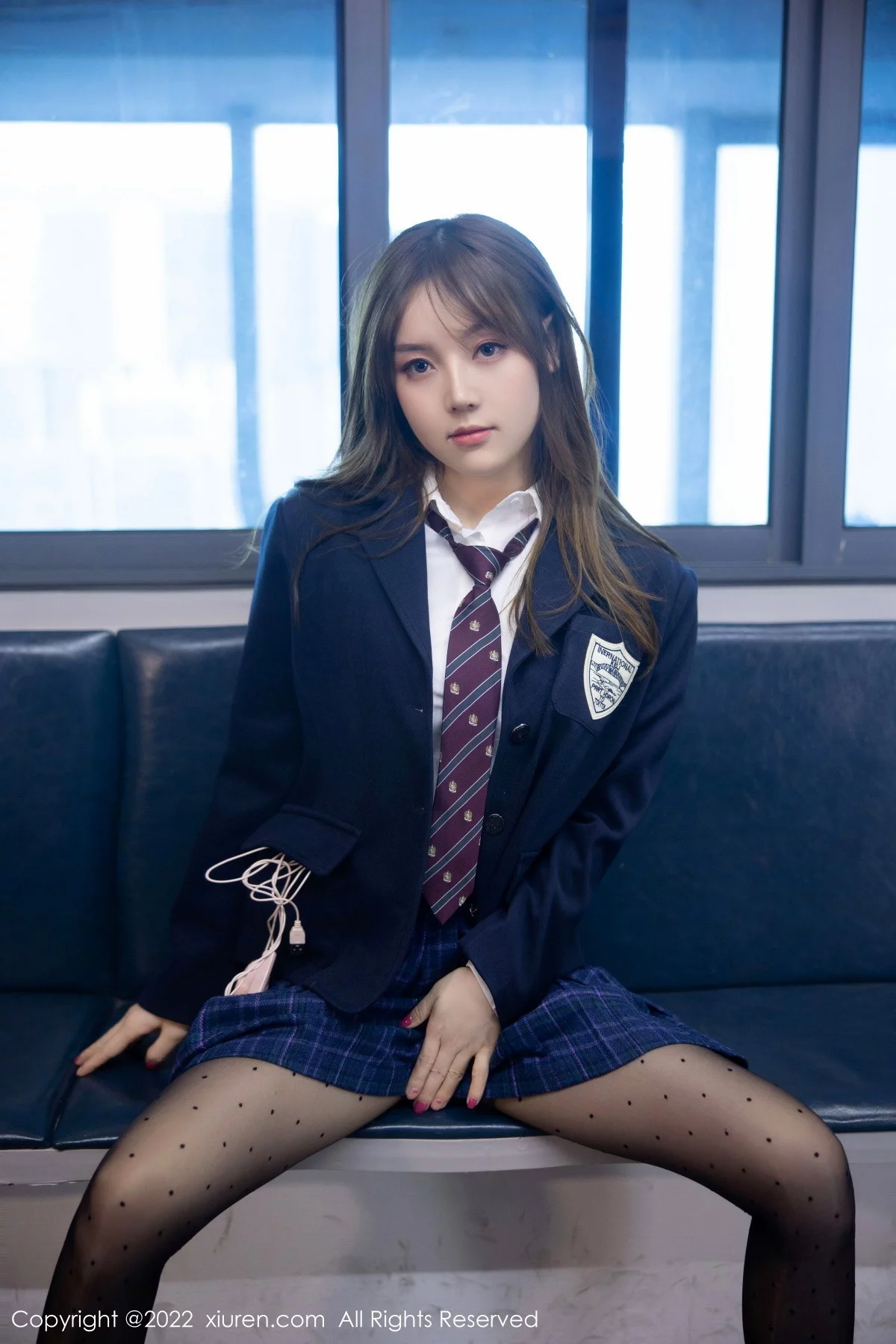 [[XiuRen秀人网]秀人网]No.5899_模特豆瓣酱电车场景性感白T露浅色内衣配超薄黑丝丰满诱惑写真89P