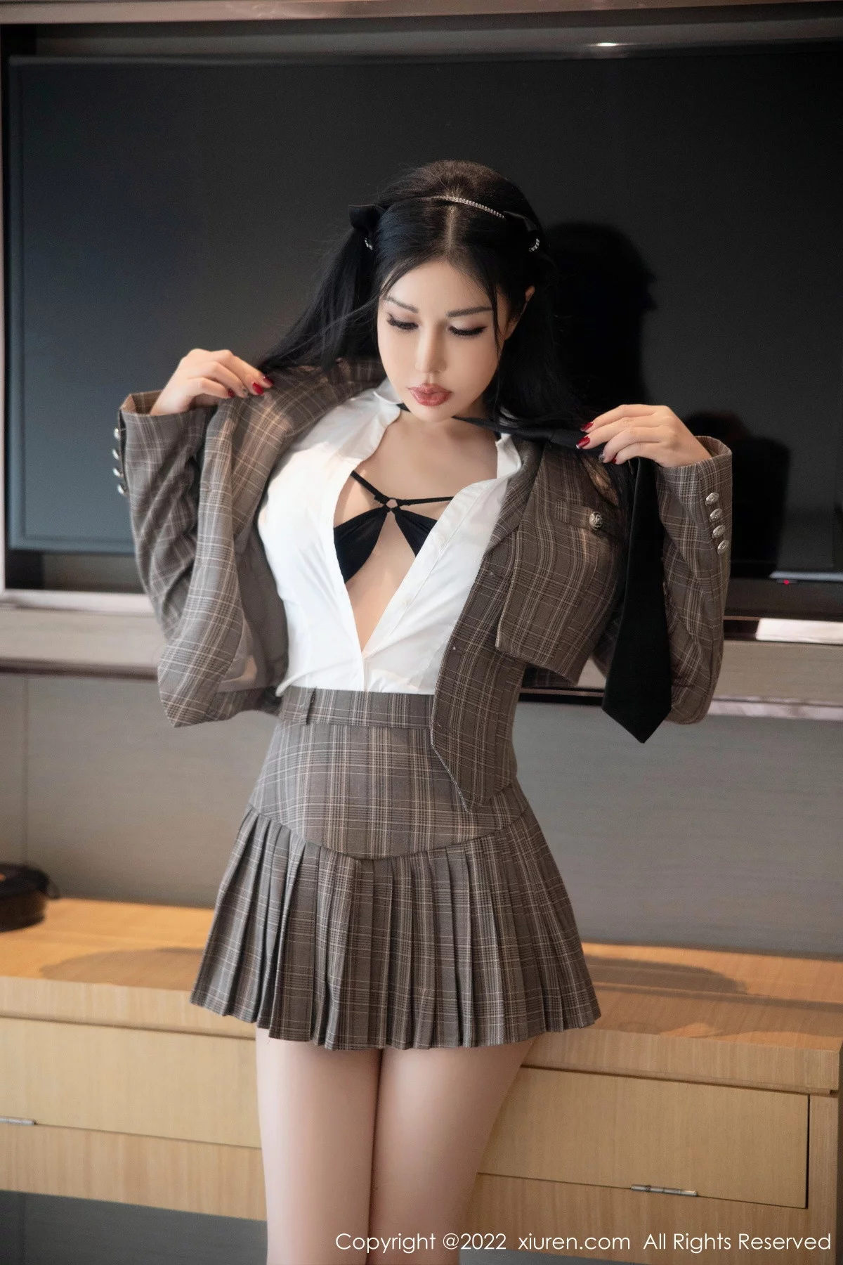 [[XiuRen秀人网]秀人网]No.5902_模特田冰冰私房脱性感制服露黑色情趣内衣秀丰满身材诱惑写真79P