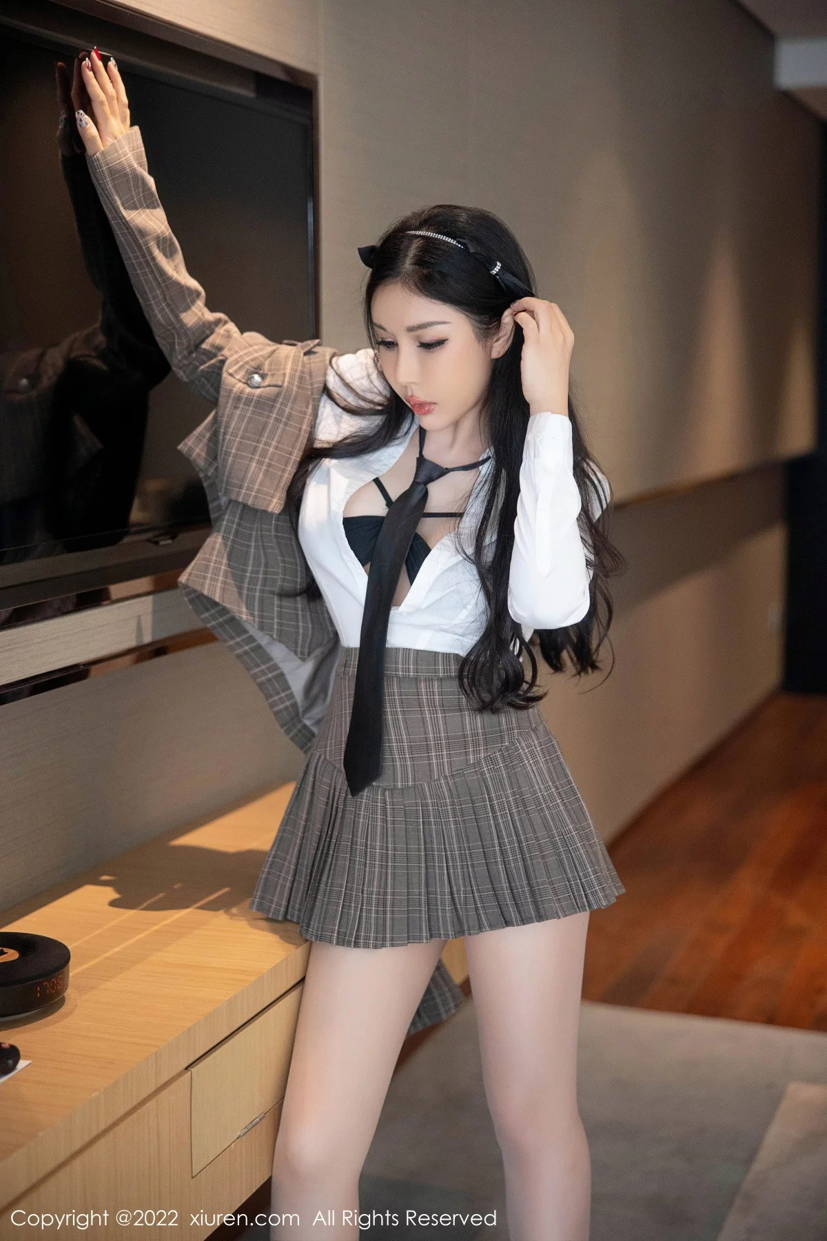 [[XiuRen秀人网]秀人网]No.5902_模特田冰冰私房脱性感制服露黑色情趣内衣秀丰满身材诱惑写真79P