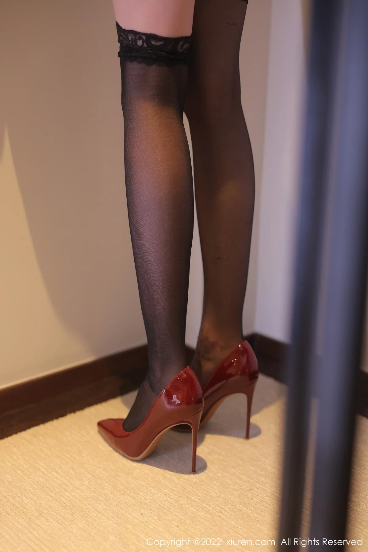 [[XiuRen秀人网]秀人网]No.5907_模特顾乔楠Cora脱性感白T露浅色内衣黑色蕾丝袜极致魅惑写真83P