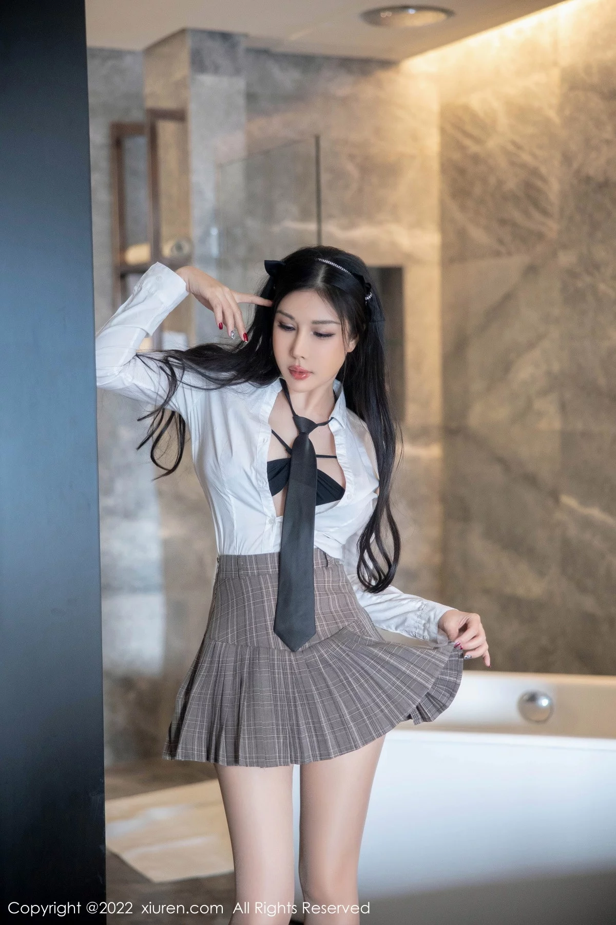 [[XiuRen秀人网]秀人网]No.5902_模特田冰冰私房脱性感制服露黑色情趣内衣秀丰满身材诱惑写真79P