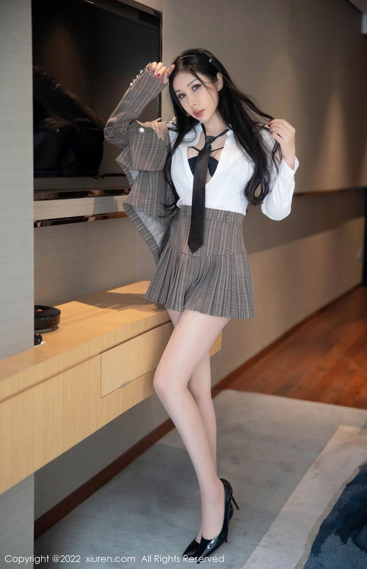 [[XiuRen秀人网]秀人网]No.5902_模特田冰冰私房脱性感制服露黑色情趣内衣秀丰满身材诱惑写真79P