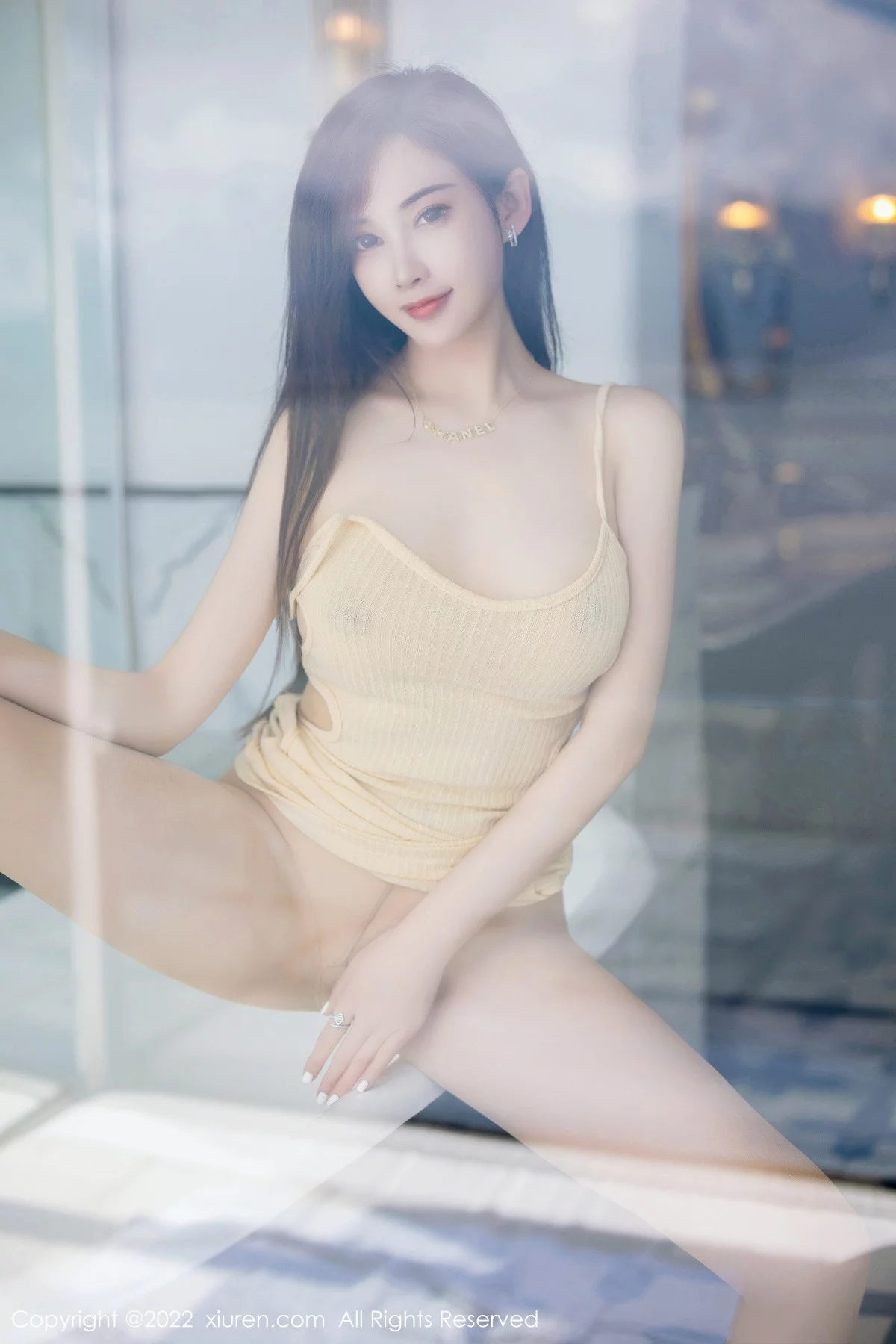 [[XiuRen秀人网]秀人网]No.5912_女神奶瓶土肥圆大理旅拍黄色吊带短裙秀丰满身材惹火诱惑写真82P