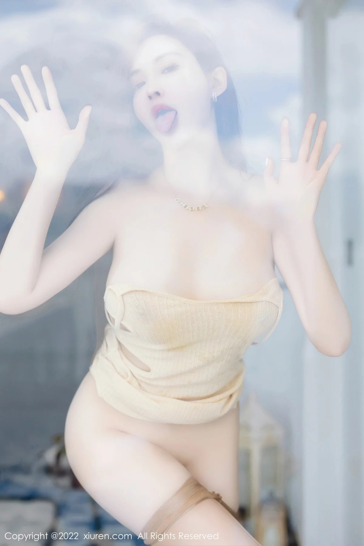 [[XiuRen秀人网]秀人网]No.5912_女神奶瓶土肥圆大理旅拍黄色吊带短裙秀丰满身材惹火诱惑写真82P