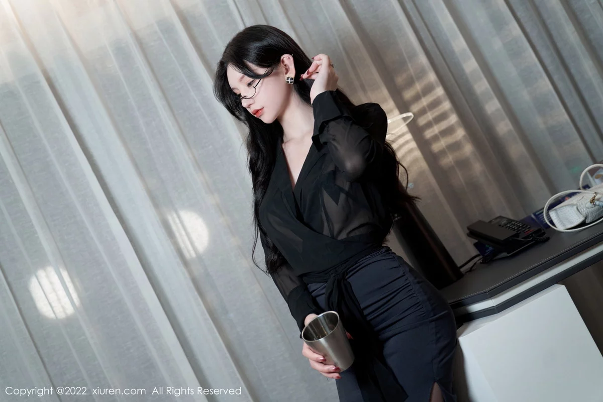 [[XiuRen秀人网]秀人网]No.5914_女神周于希Sally黑色薄纱衣配超薄黑丝半脱秀火辣身材诱惑写真97P