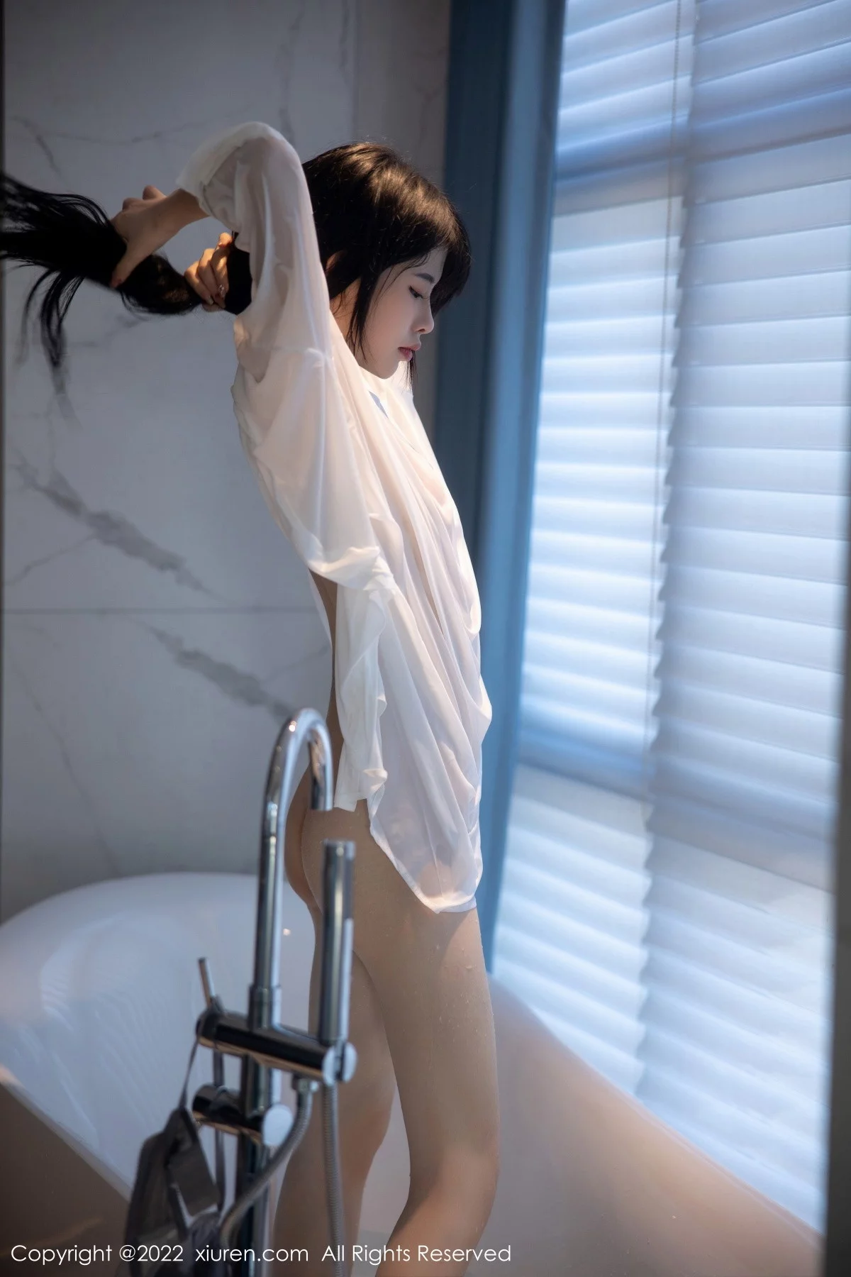 [[XiuRen秀人网]秀人网]No.5909_模特77qiqi私房浴室脱性感白T露浅蓝色蕾丝内衣迷人诱惑写真85P