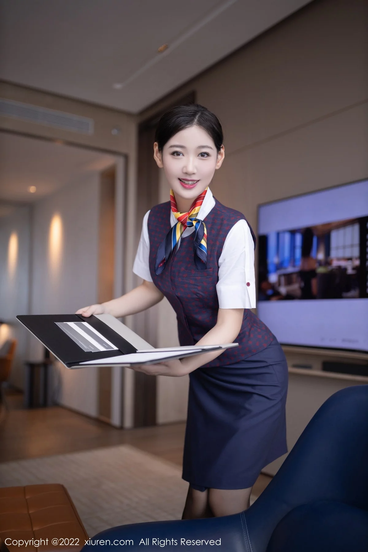 [[XiuRen秀人网]秀人网]No.5922_模特唐安琪北京旅拍国航空姐角色半脱制服露蕾丝内衣诱惑写真79P