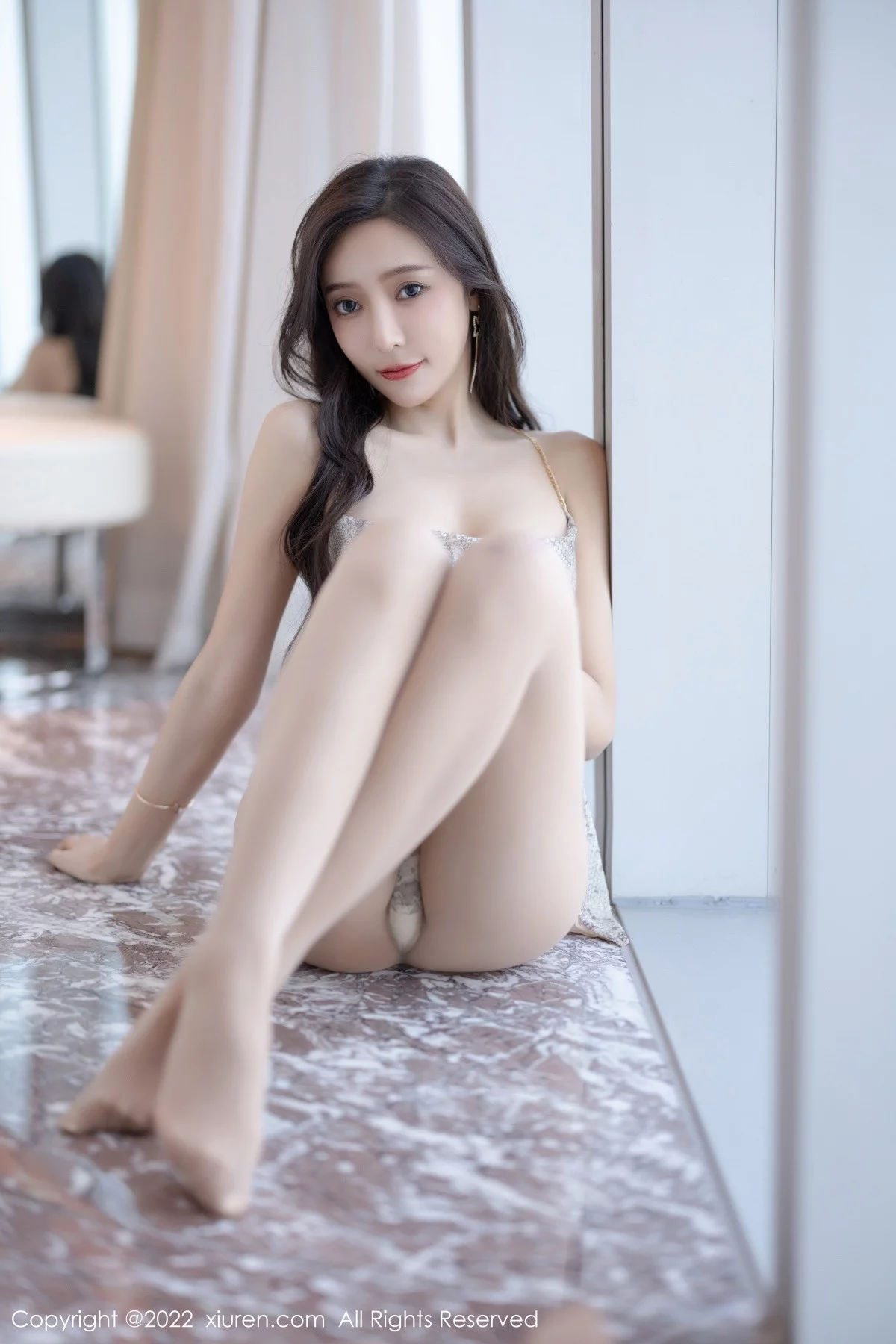 [[XiuRen秀人网]秀人网]No.5920_女神王馨瑶yanni私房性感浅色吊带短装配超薄肉丝撩人诱惑写真82P