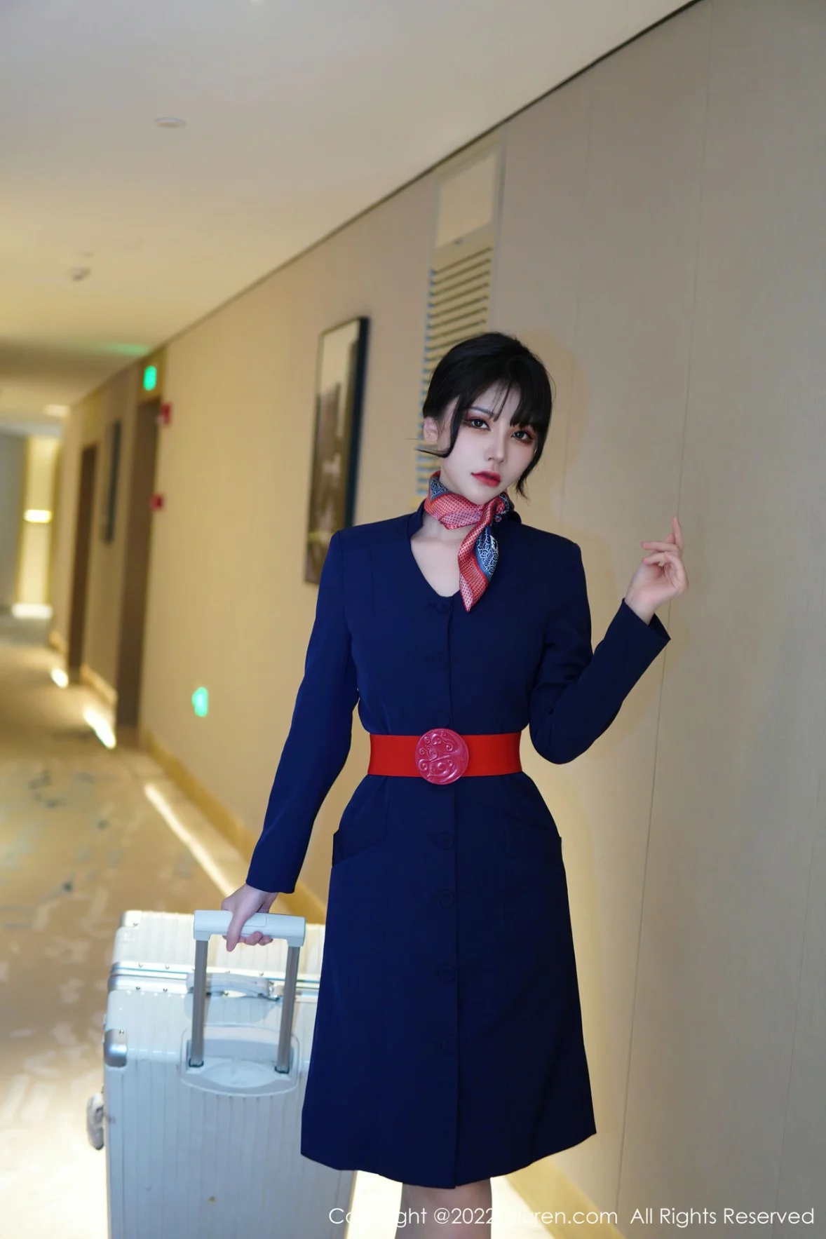 [[XiuRen秀人网]秀人网]No.6048_模特桃桃子_脱深蓝空姐制服露红色蕾丝内衣秀曼妙身姿诱惑写真82P