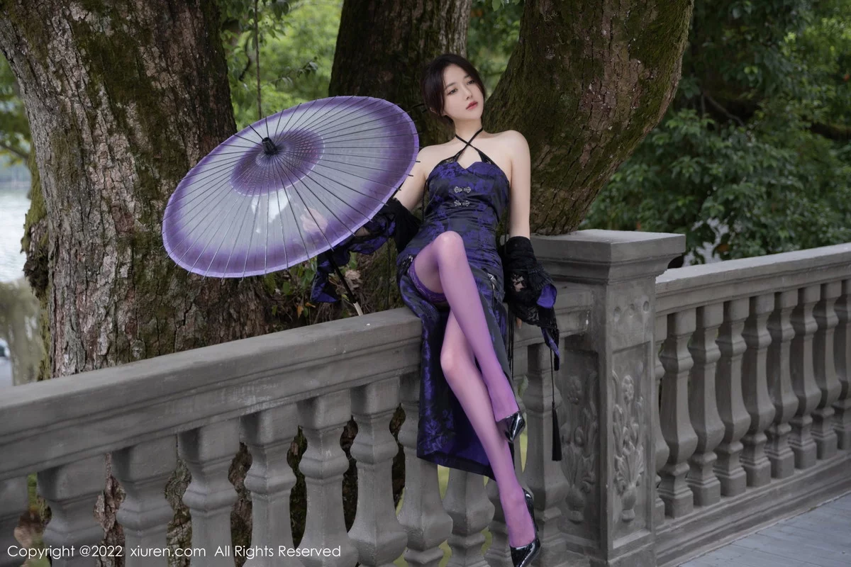 [[XiuRen秀人网]秀人网]No.6074_模特鱼子酱Fish独角戏主题性感露肩连衣裙配紫色丝袜诱惑写真79P