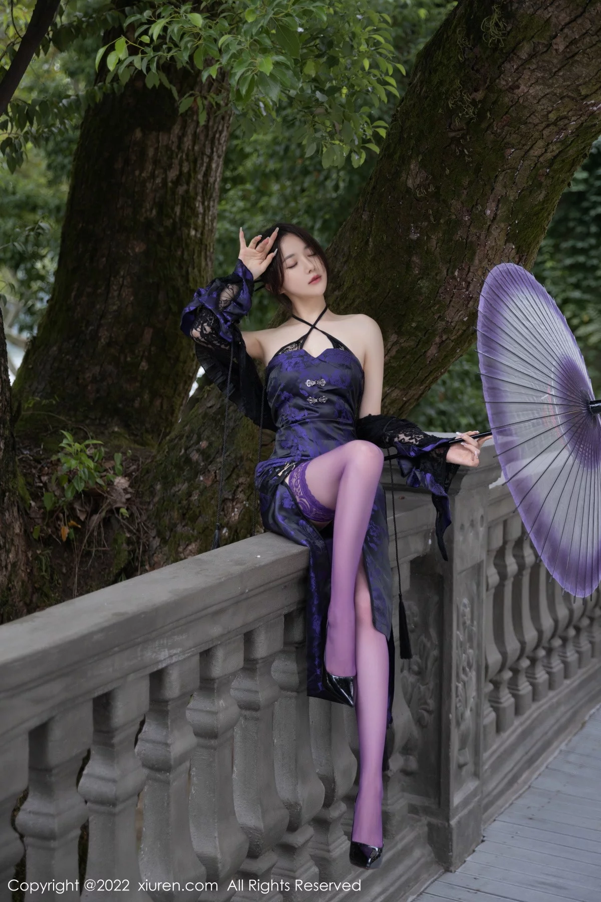 [[XiuRen秀人网]秀人网]No.6074_模特鱼子酱Fish独角戏主题性感露肩连衣裙配紫色丝袜诱惑写真79P