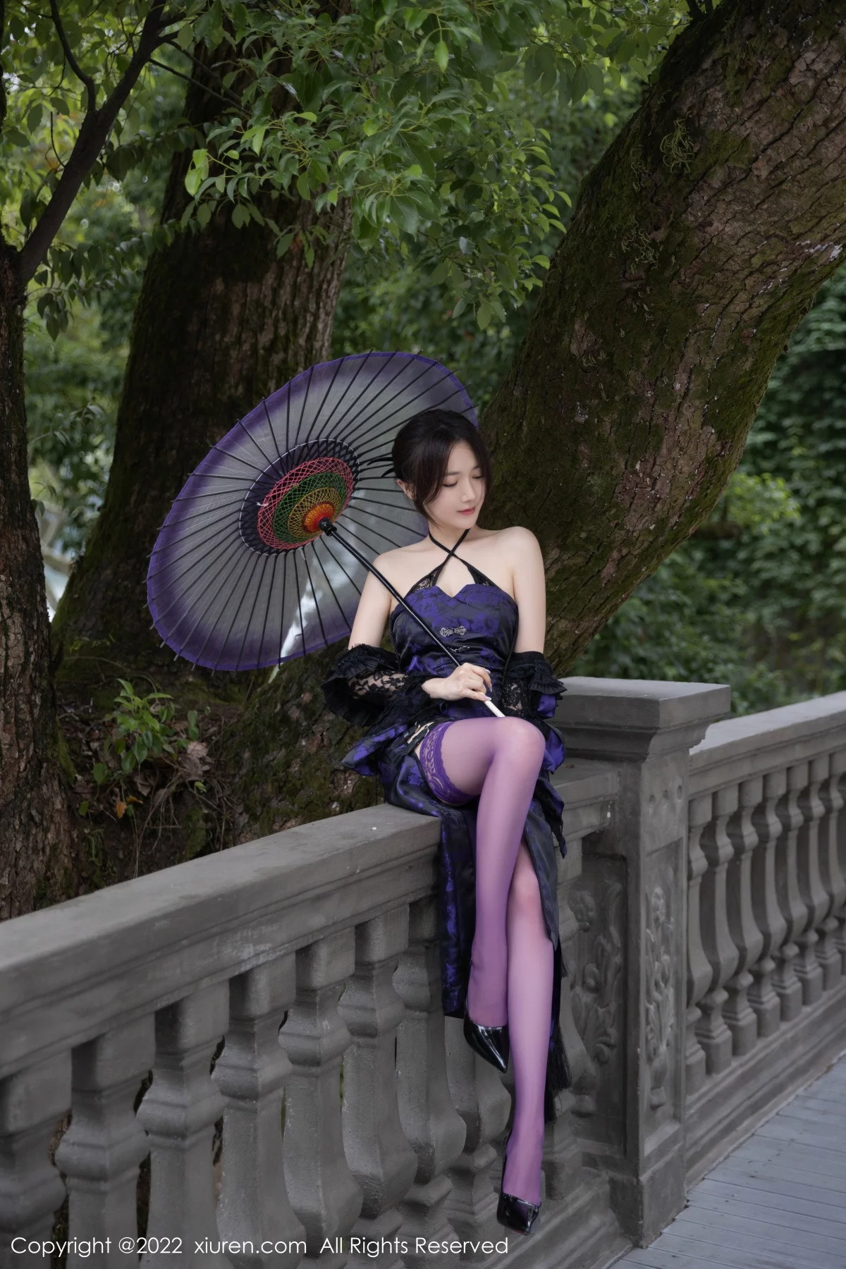 [[XiuRen秀人网]秀人网]No.6074_模特鱼子酱Fish独角戏主题性感露肩连衣裙配紫色丝袜诱惑写真79P