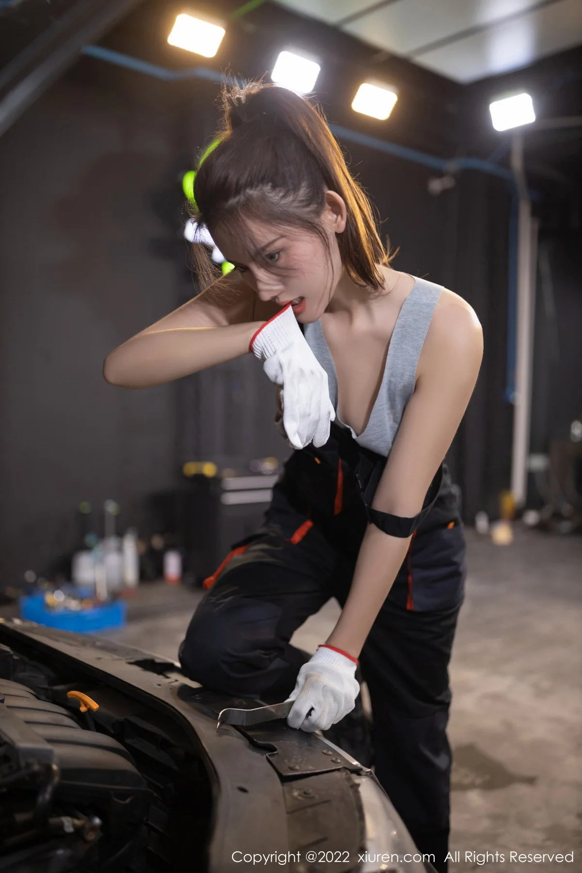 [[XiuRen秀人网]秀人网]No.6072_模特就是阿朱啊洗车场景性感黑色服饰秀绝美身姿惹火诱惑写真90P