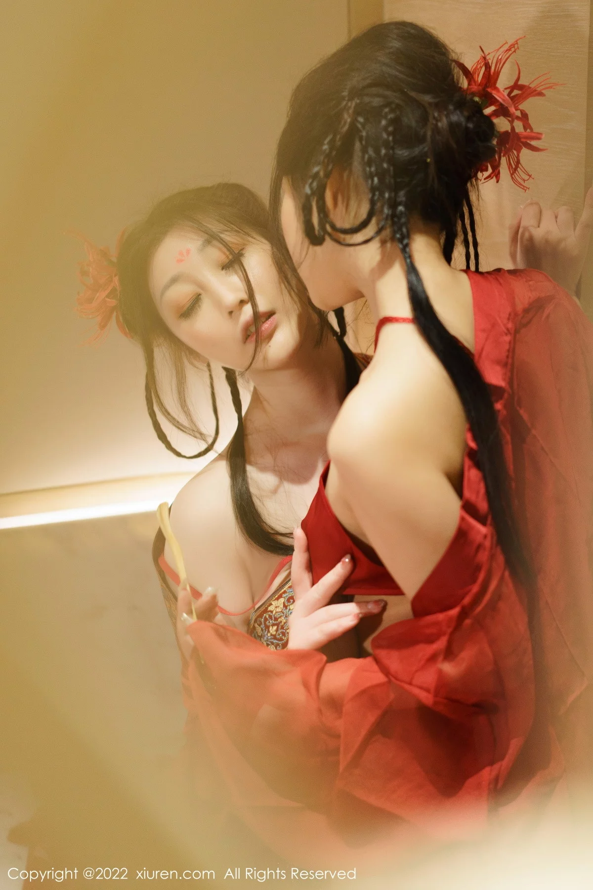 [[XiuRen秀人网]秀人网]No.6068_女神laura阿姣＆妲己_Toxic红色薄透古装服秀丰满身材诱惑写真79P