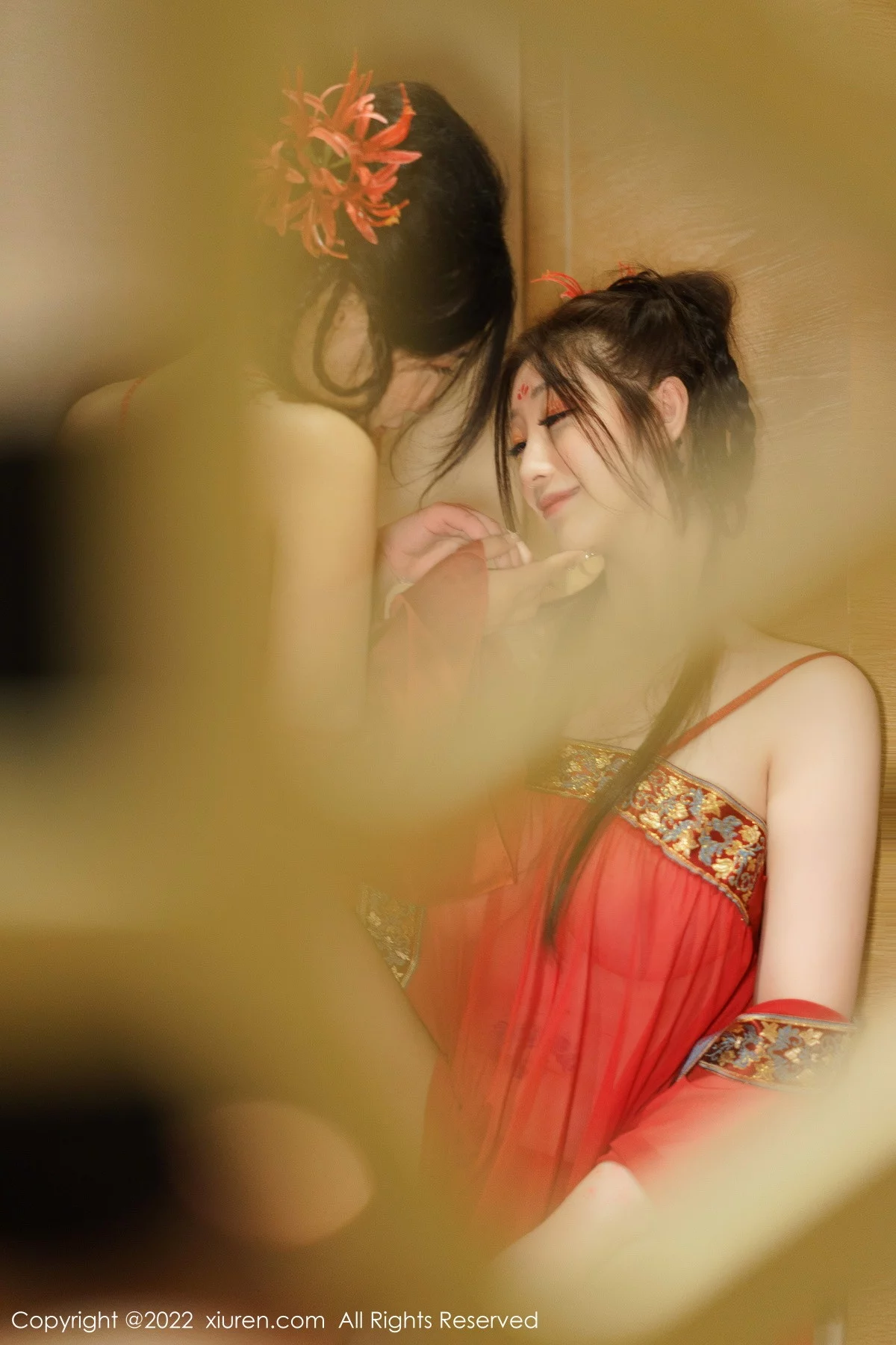 [[XiuRen秀人网]秀人网]No.6068_女神laura阿姣＆妲己_Toxic红色薄透古装服秀丰满身材诱惑写真79P