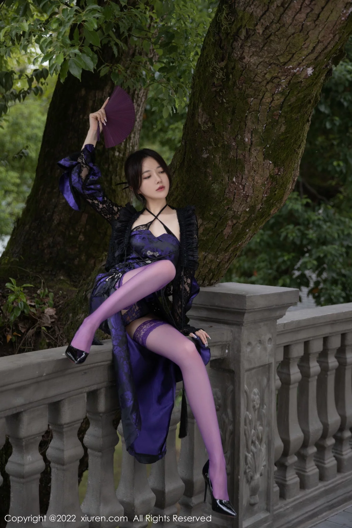 [[XiuRen秀人网]秀人网]No.6074_模特鱼子酱Fish独角戏主题性感露肩连衣裙配紫色丝袜诱惑写真79P