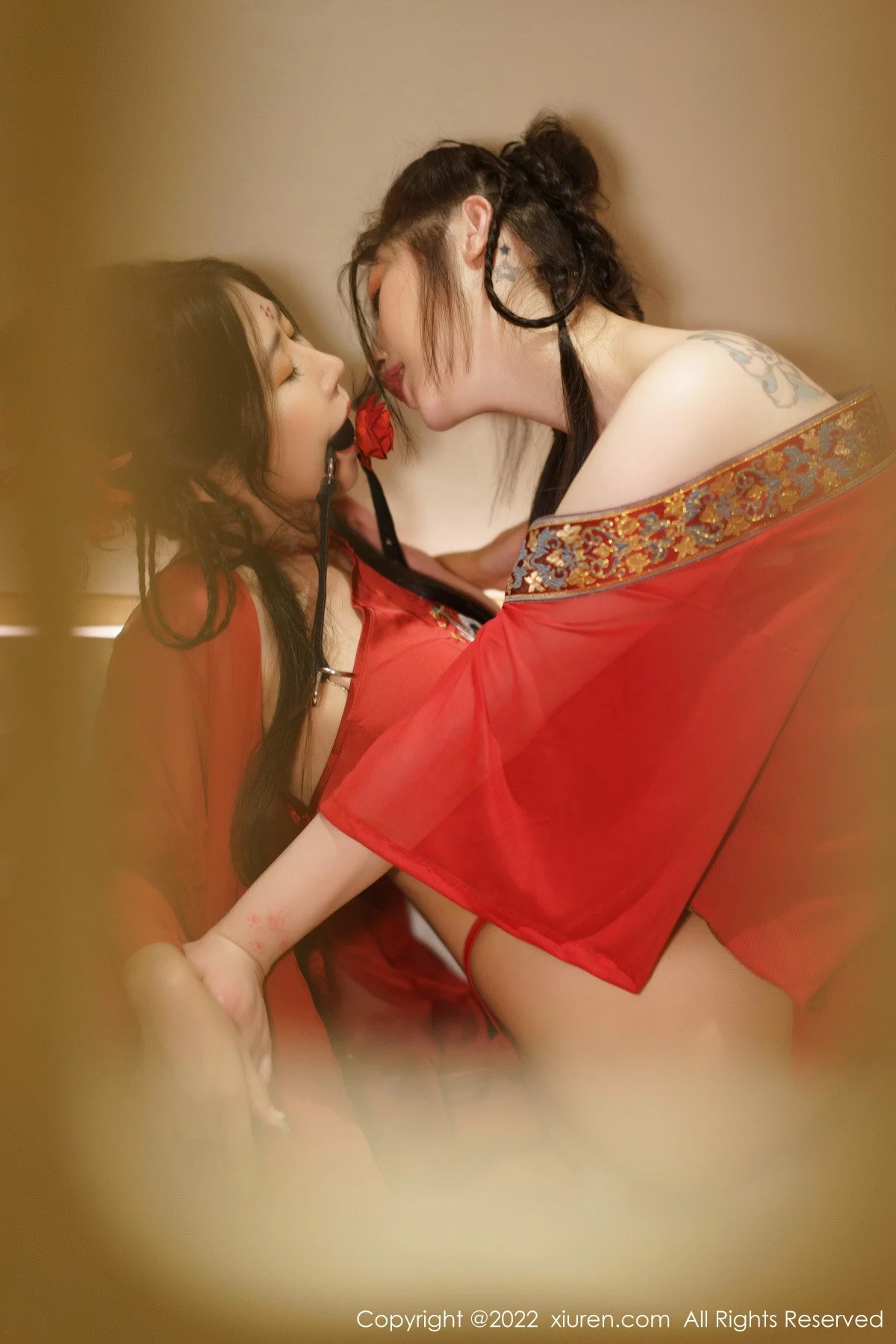 [[XiuRen秀人网]秀人网]No.6068_女神laura阿姣＆妲己_Toxic红色薄透古装服秀丰满身材诱惑写真79P