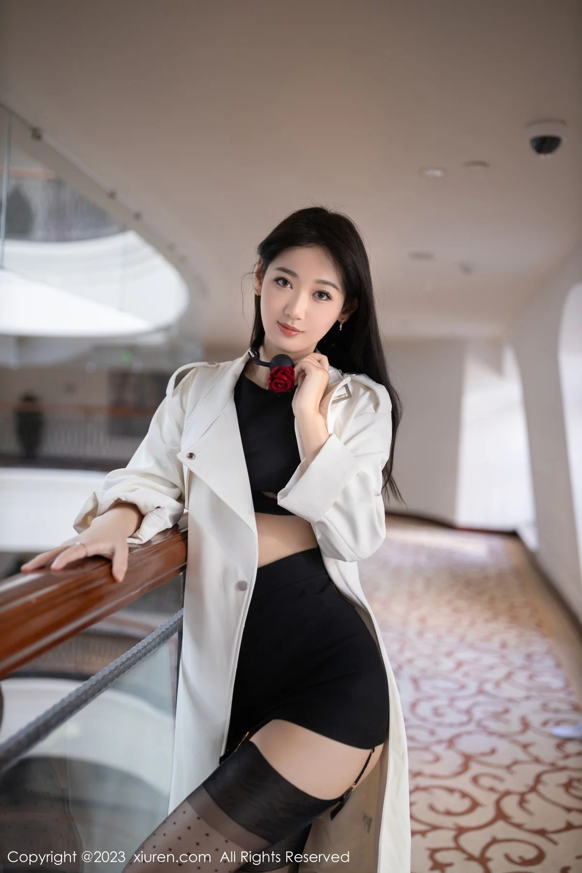 [[XiuRen秀人网]秀人网]No.6079_模特唐安琪脱白色外衣露黑色轻透蕾丝内衣配黑丝吊袜诱惑写真83P