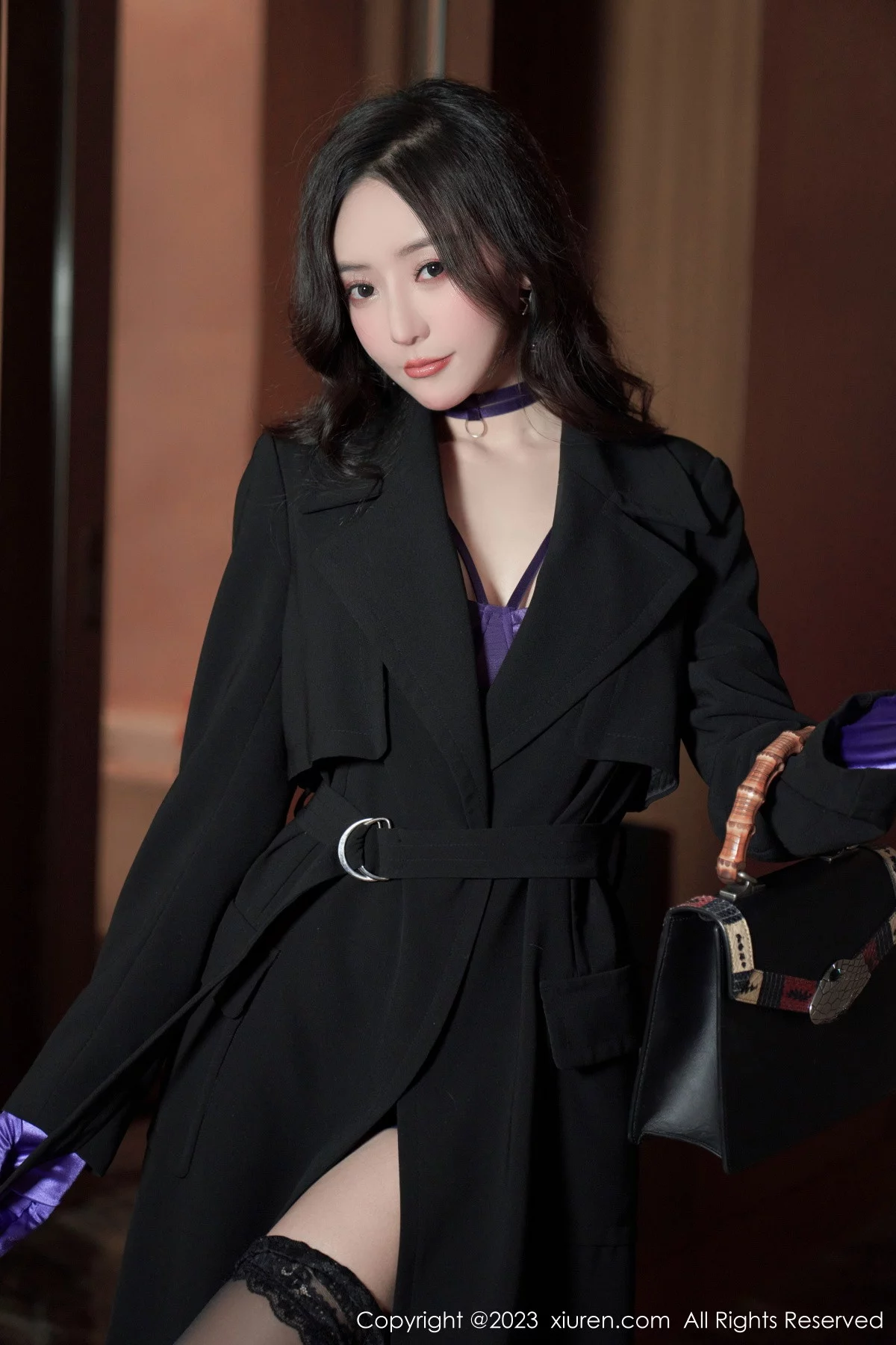 [[XiuRen秀人网]秀人网]No.6078_女神王馨瑶yanni脱黑色外衣露紫色情趣内衣秀完美身材诱惑写真76P