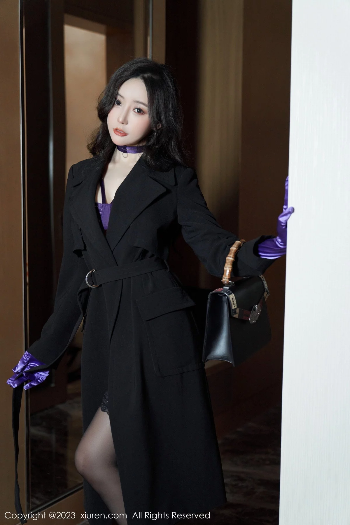 [[XiuRen秀人网]秀人网]No.6078_女神王馨瑶yanni脱黑色外衣露紫色情趣内衣秀完美身材诱惑写真76P