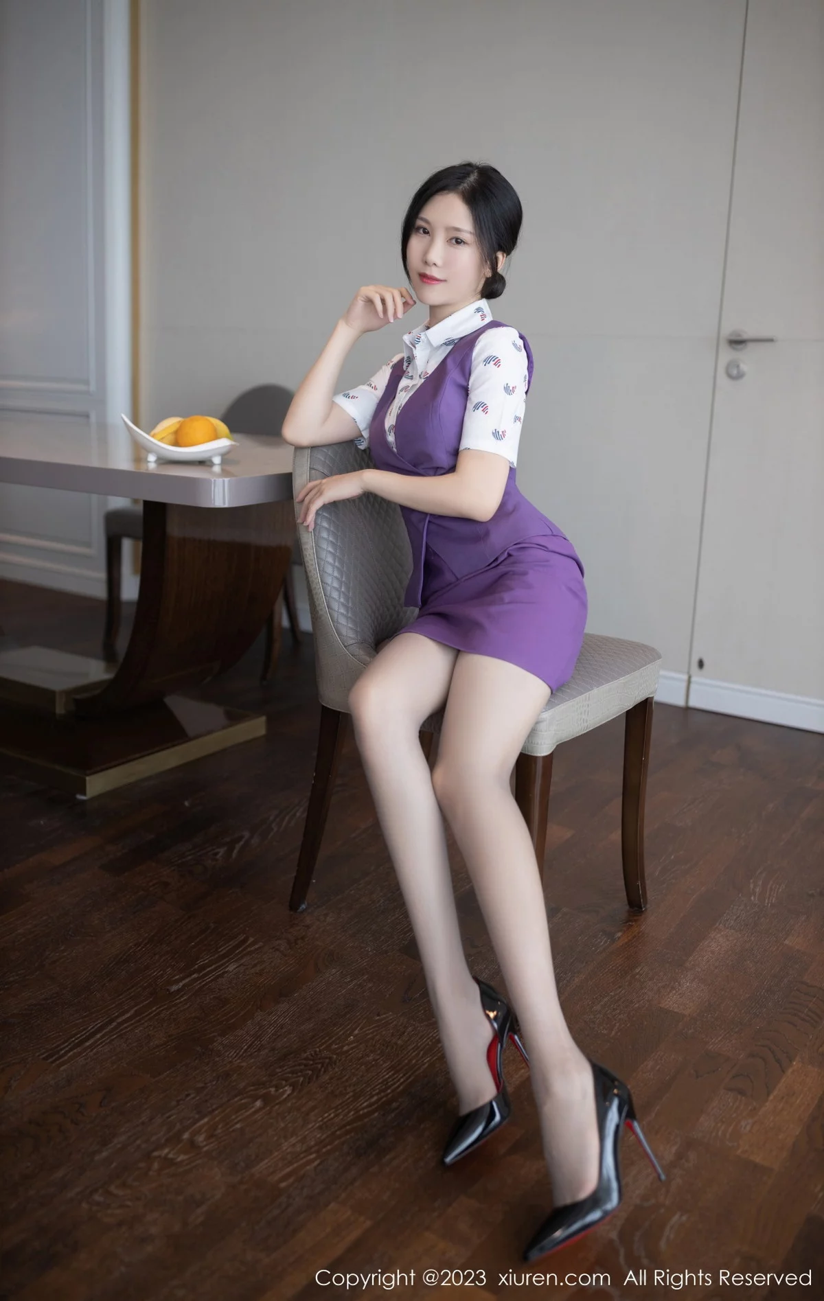 [[XiuRen秀人网]秀人网]No.6084_模特利世脱空姐制服露紫色内衣配超薄黑丝秀曼妙身姿诱惑写真78P